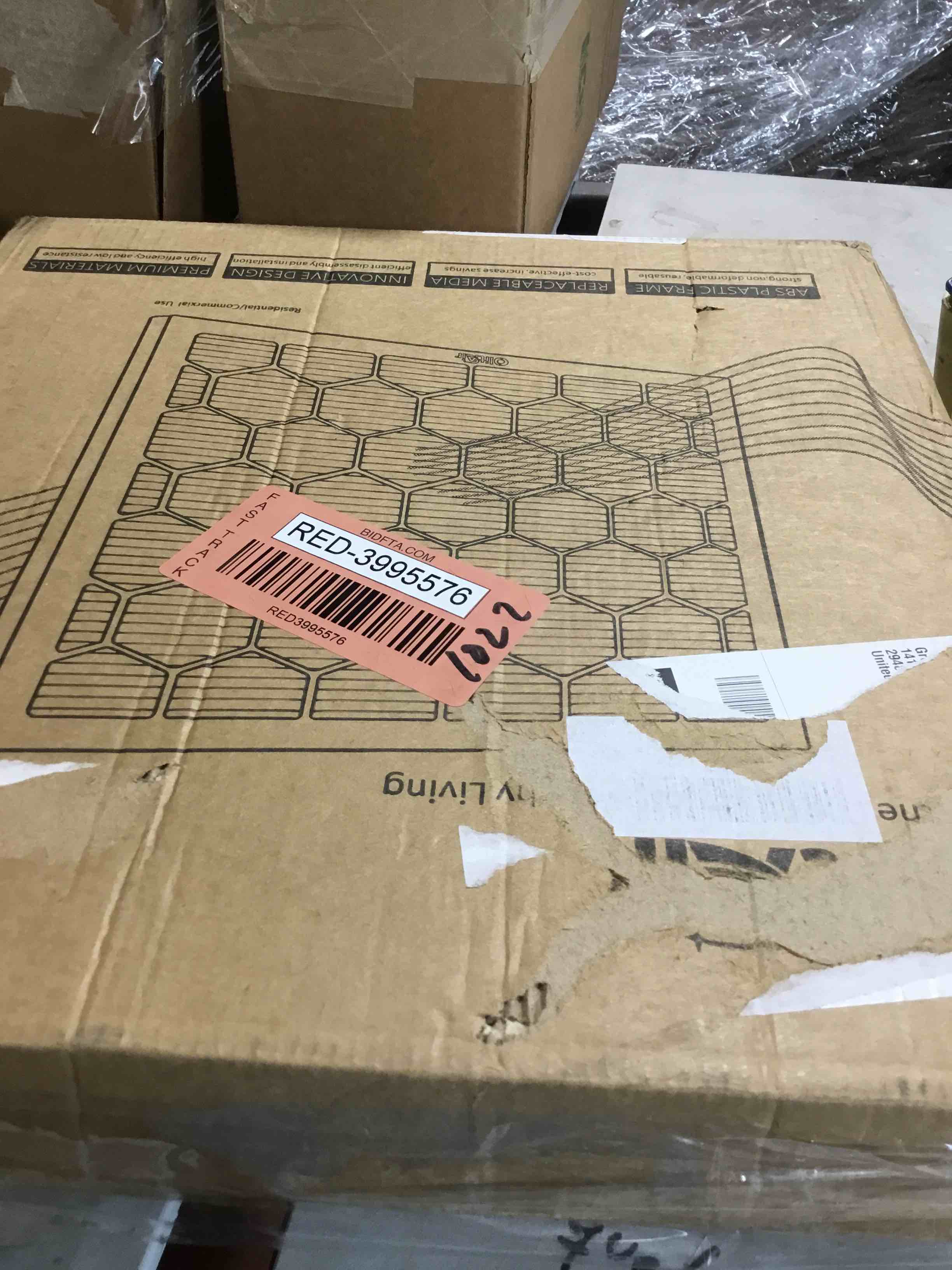 https://s3.amazonaws.com/lotting-images-prod/bidfta/RED3995576_1709234807616.jpeg