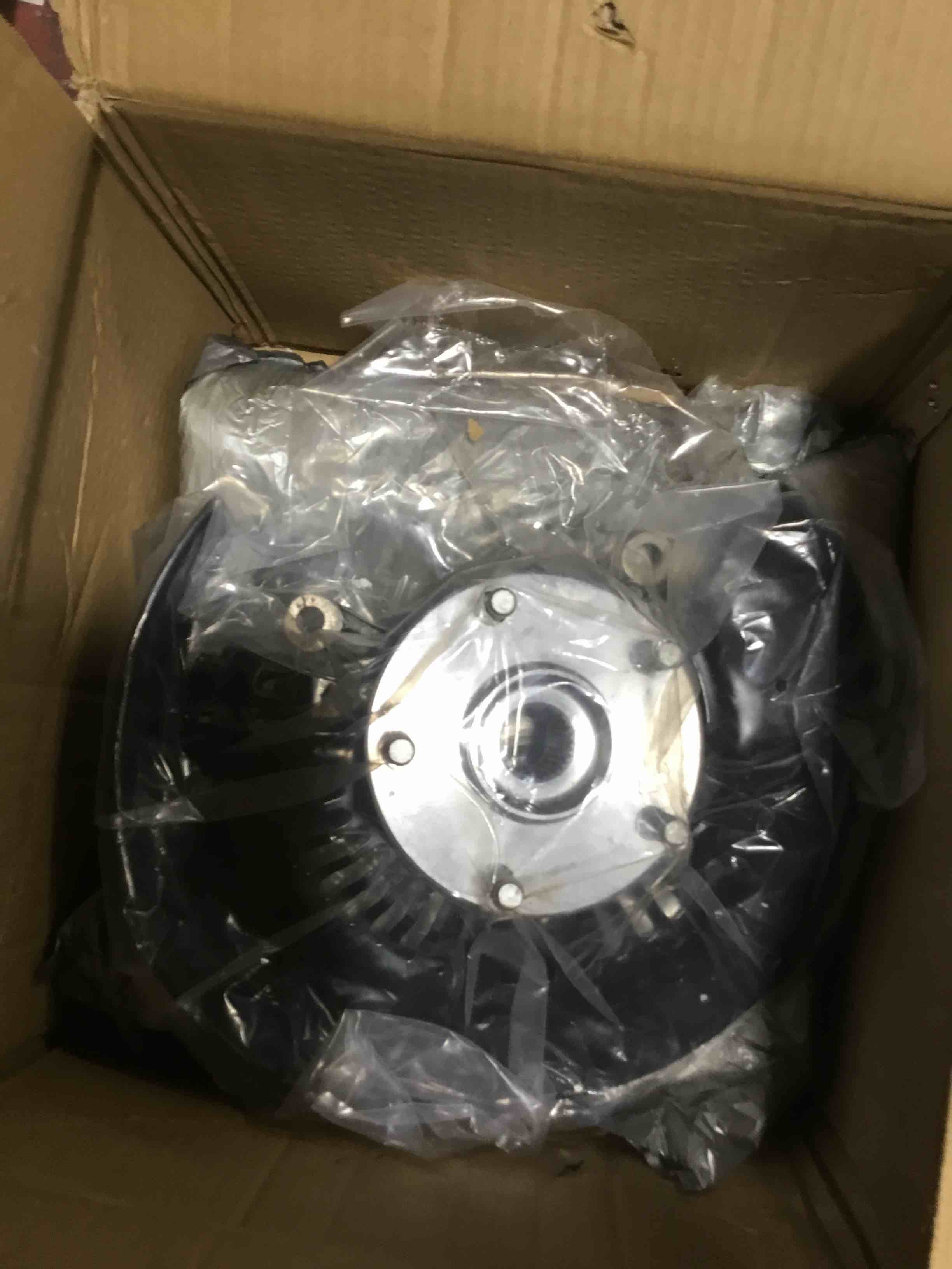 https://s3.amazonaws.com/lotting-images-prod/bidfta/RED3996186_1709907578841.jpeg