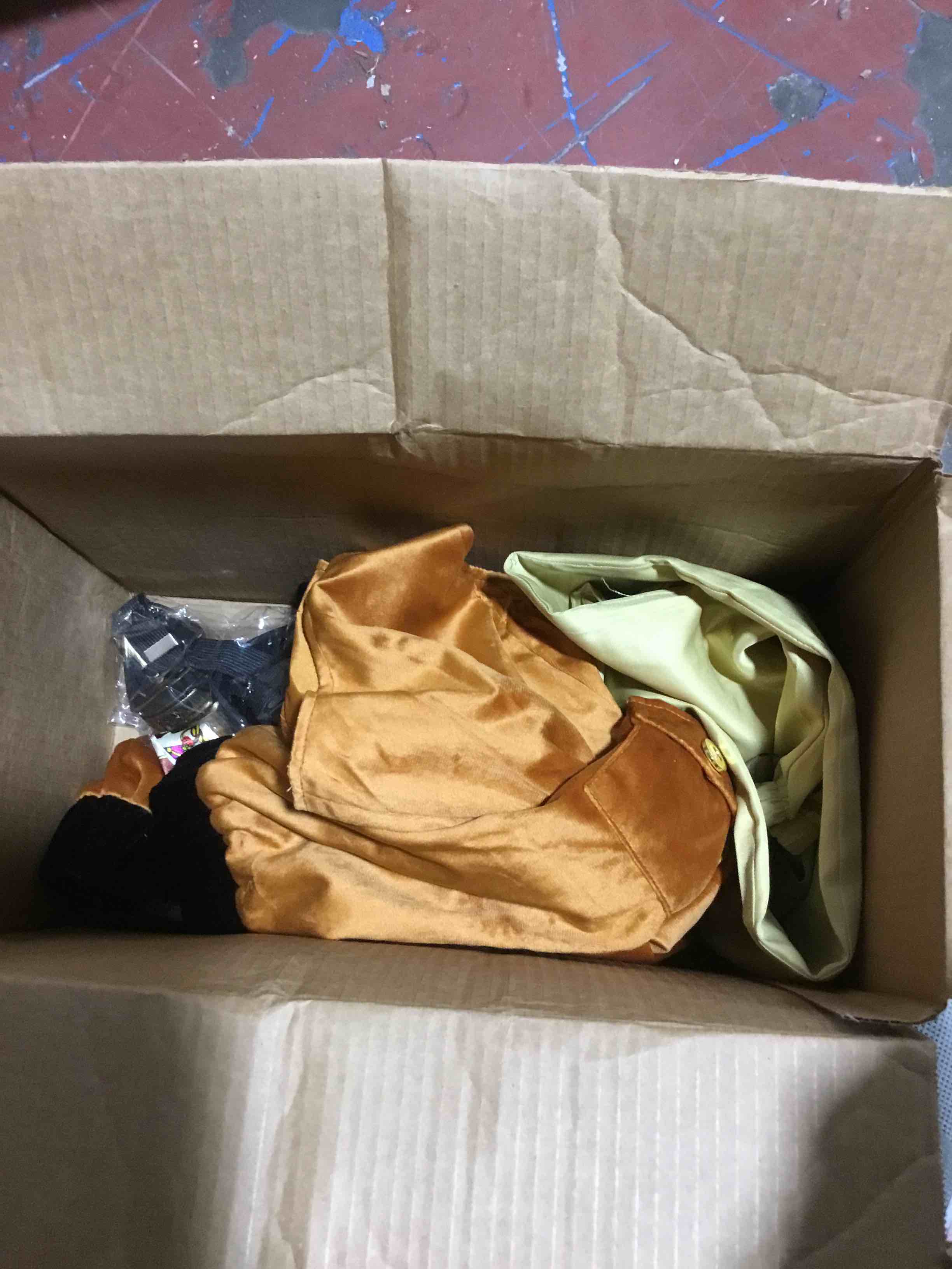 https://s3.amazonaws.com/lotting-images-prod/bidfta/RED3996192_1709847337411.jpeg