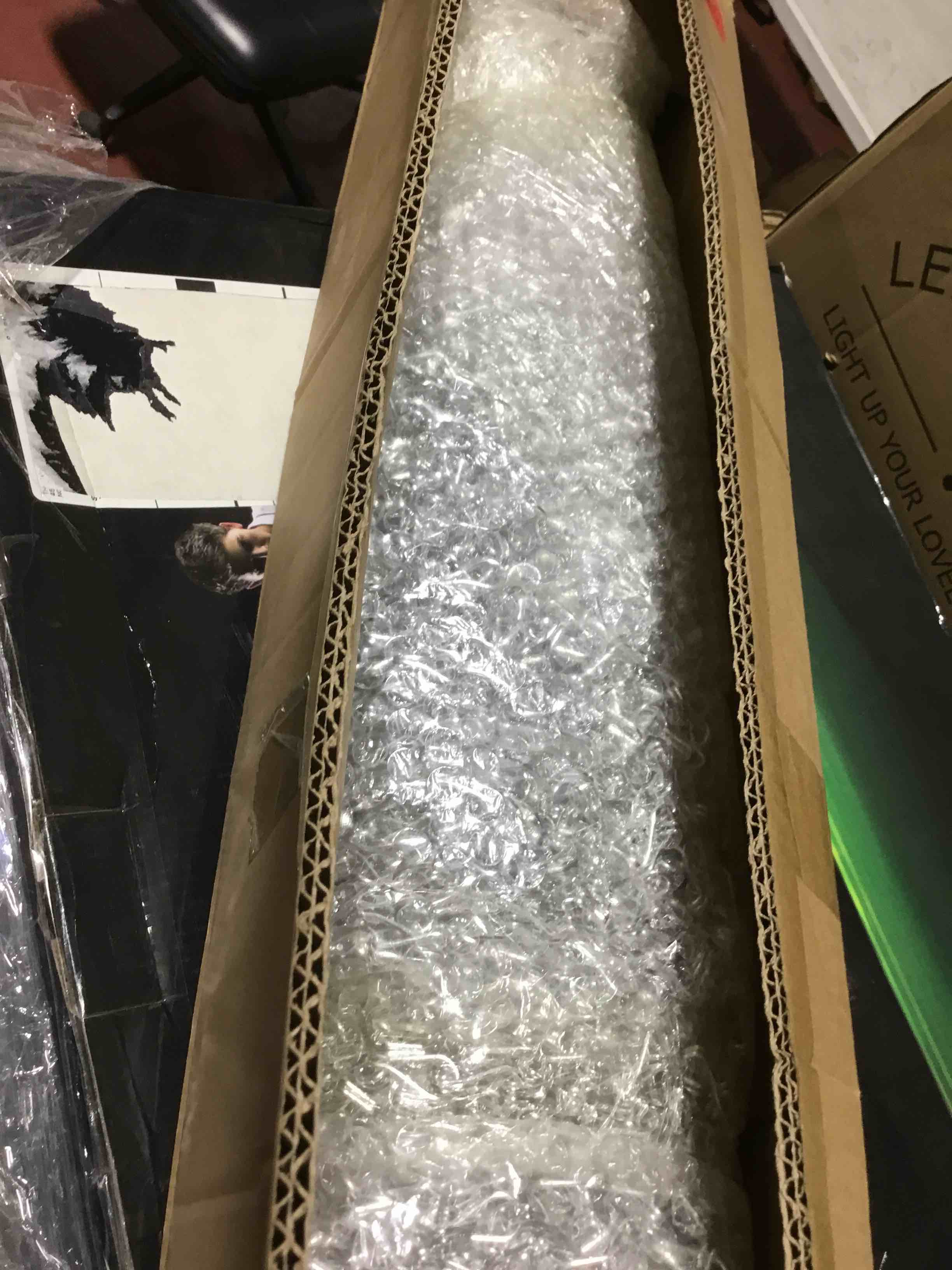 https://s3.amazonaws.com/lotting-images-prod/bidfta/RED3996194_1709849683848.jpeg