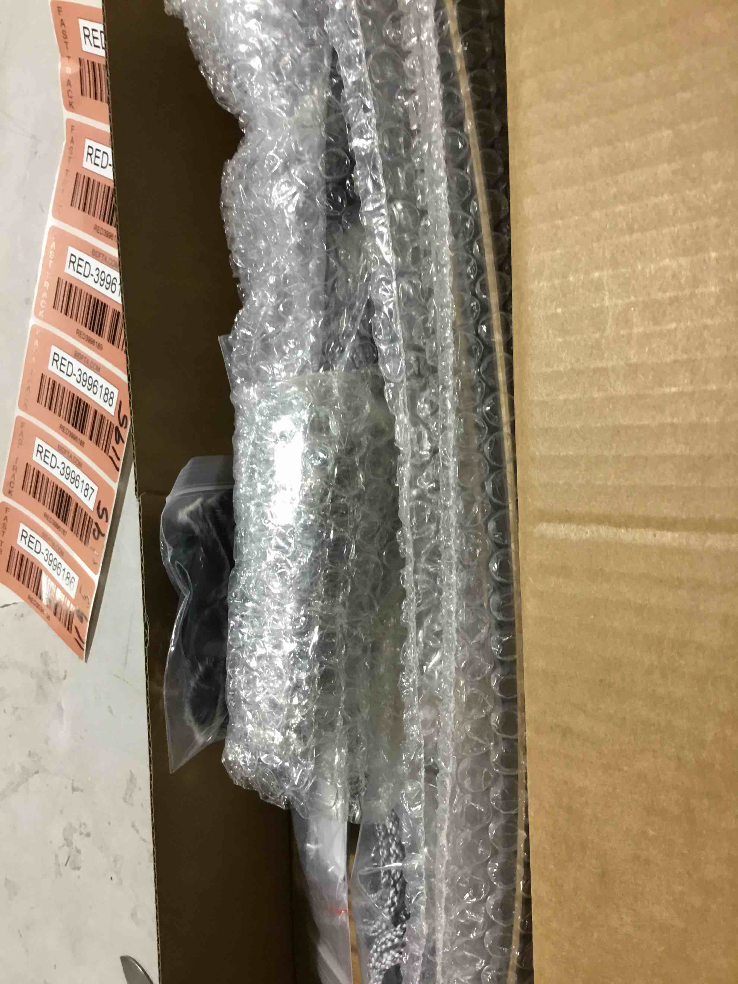 https://s3.amazonaws.com/lotting-images-prod/bidfta/RED3996199_1709906434499.jpeg