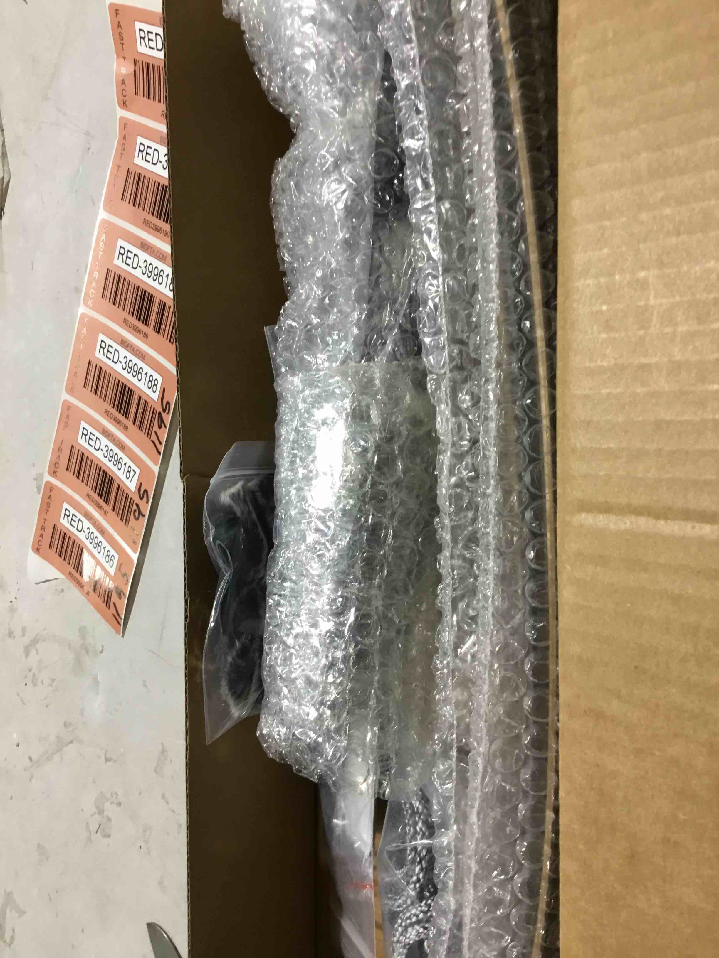 https://s3.amazonaws.com/lotting-images-prod/bidfta/RED3996199_1709906435487.jpeg