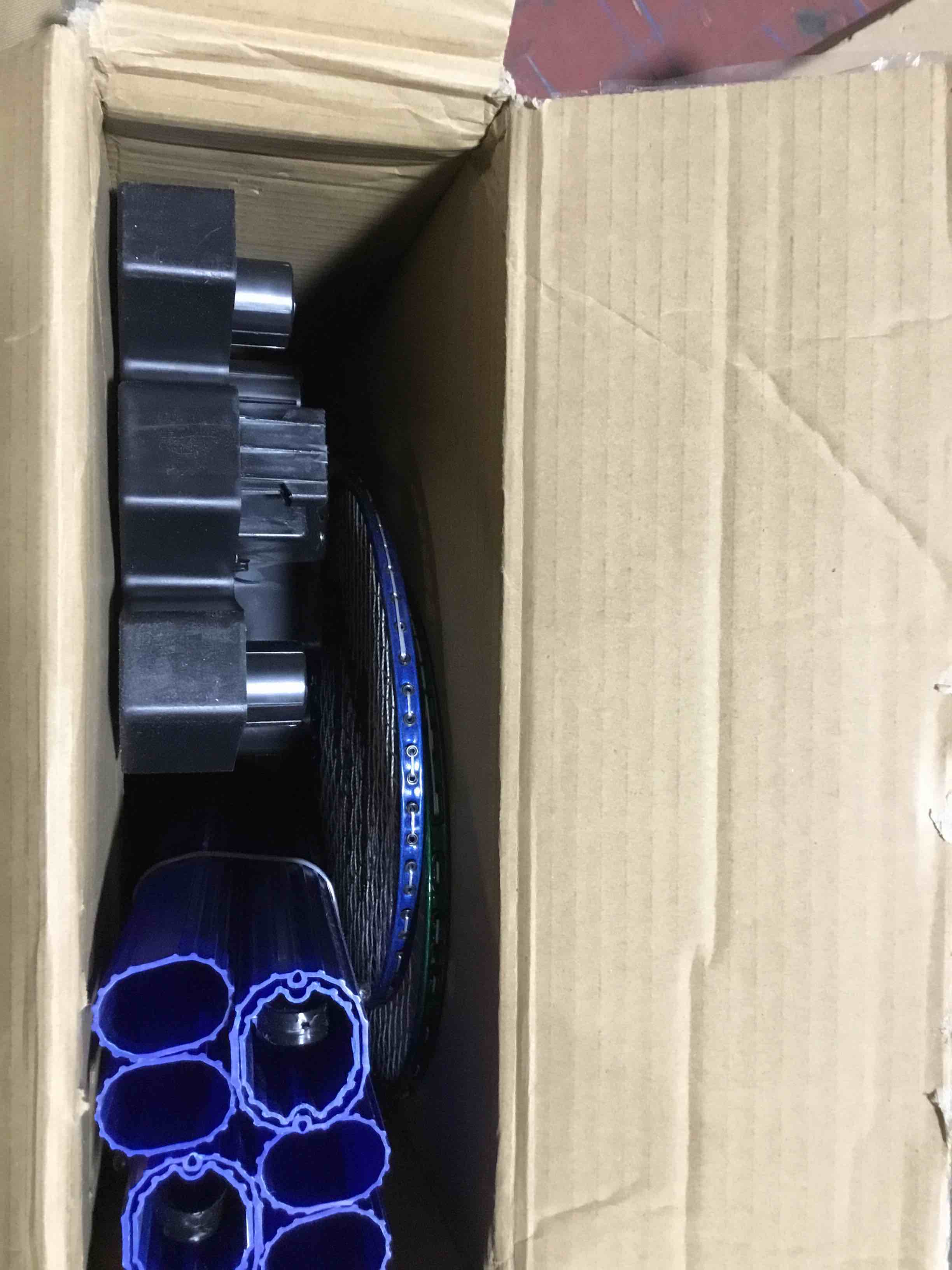https://s3.amazonaws.com/lotting-images-prod/bidfta/RED3996242_1709914679541.jpeg