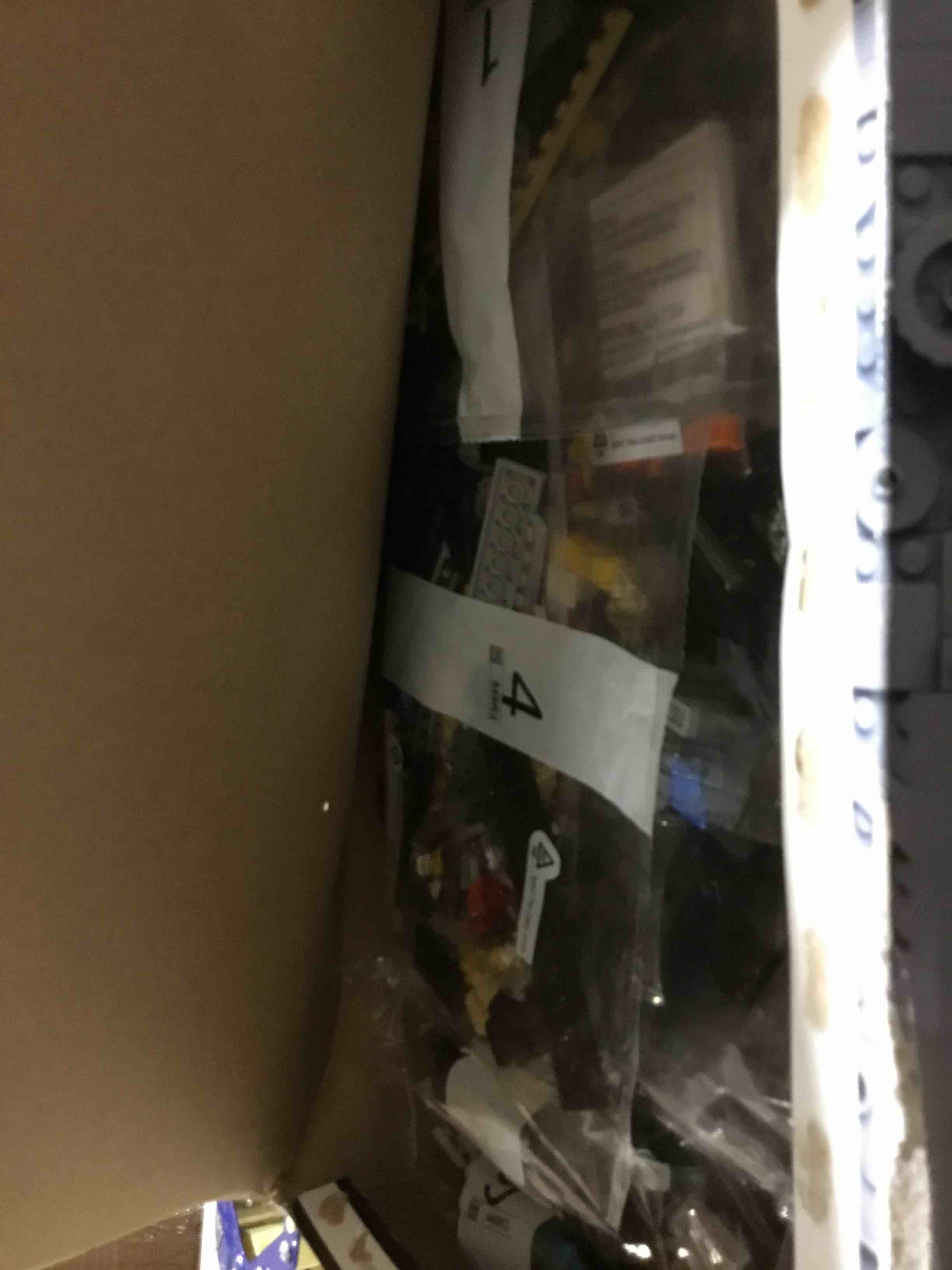 https://s3.amazonaws.com/lotting-images-prod/bidfta/RED3996270_1709914963574.jpeg