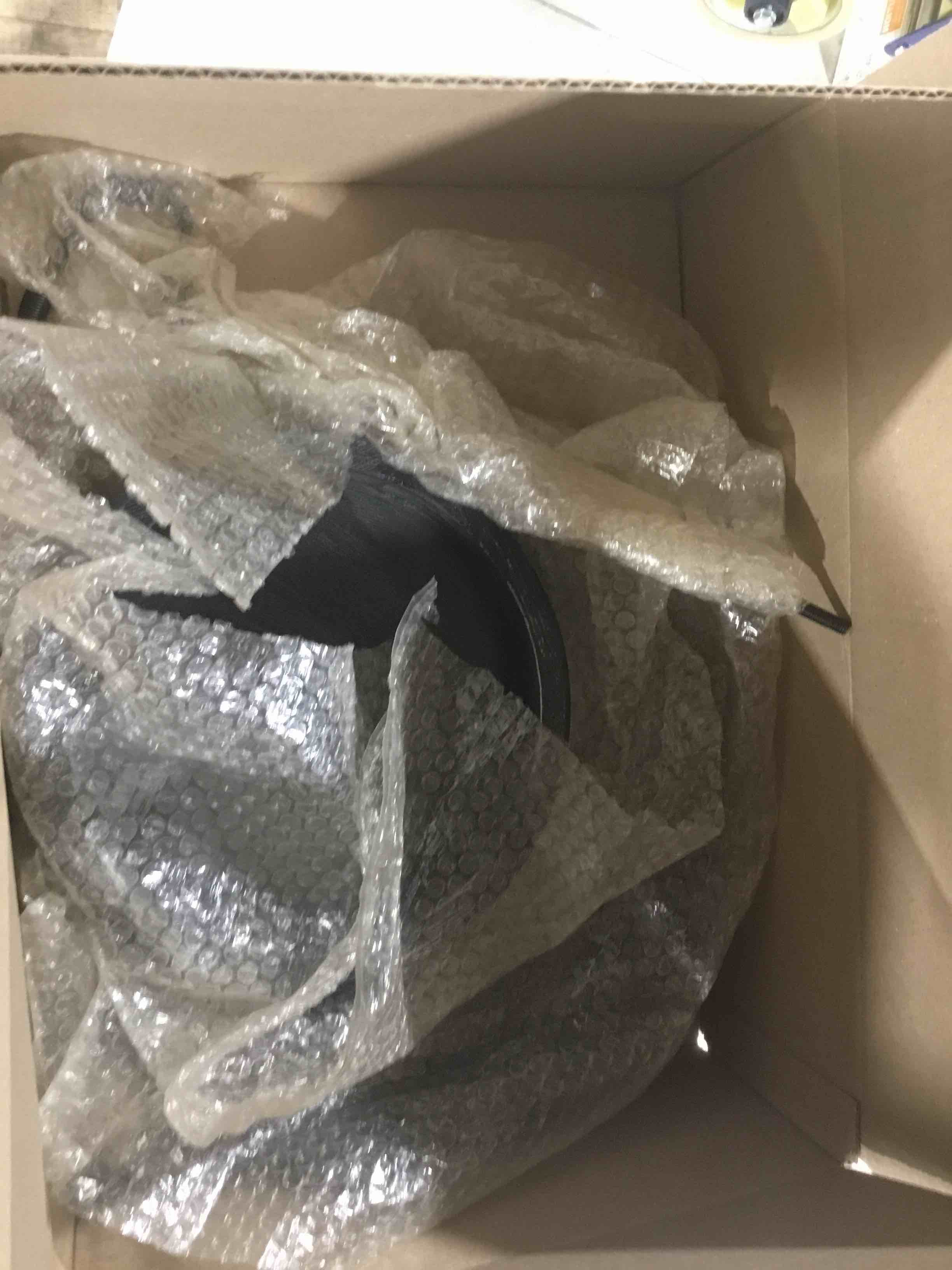 https://s3.amazonaws.com/lotting-images-prod/bidfta/RED3996466_1703623628002.jpeg