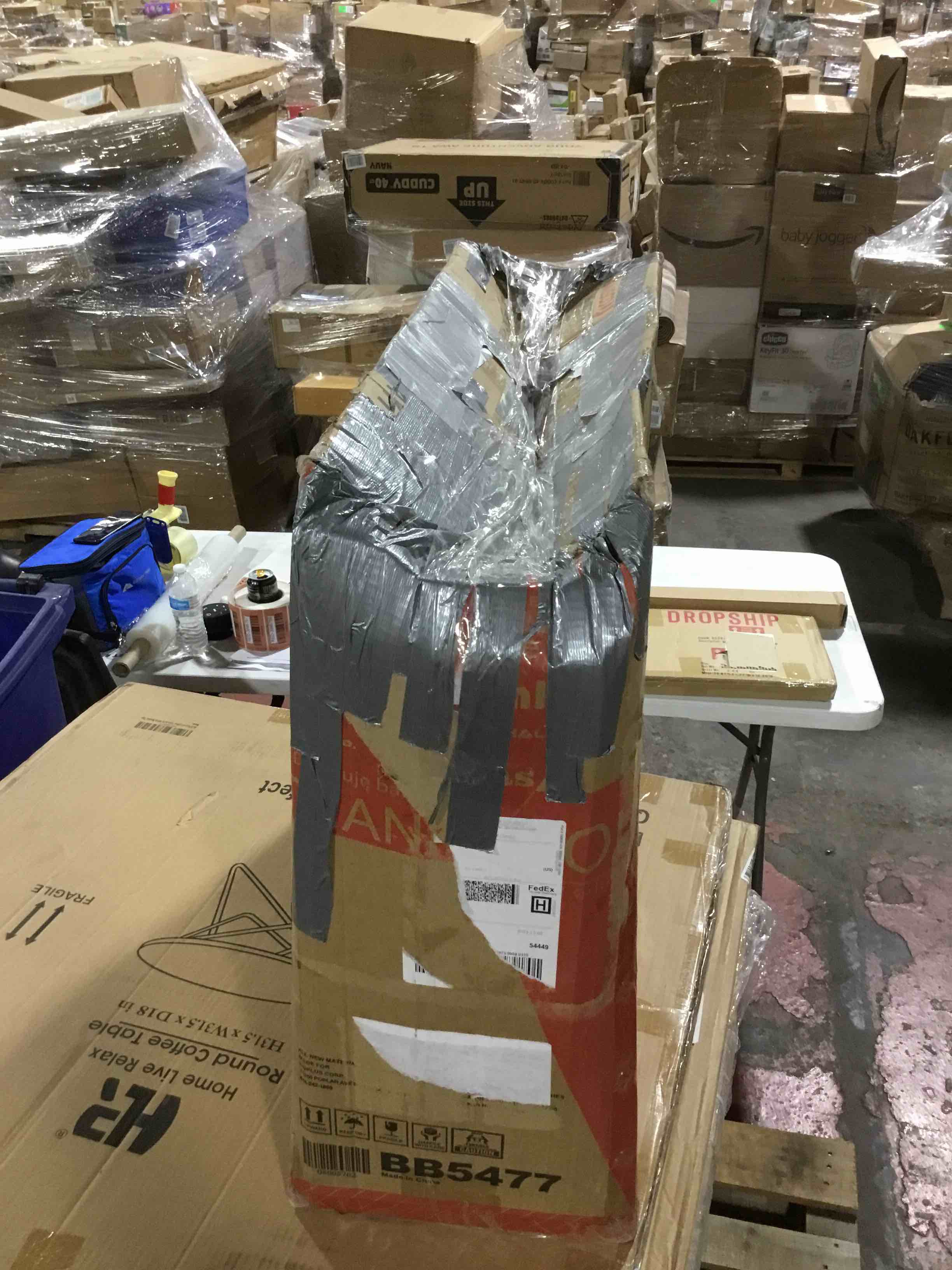 https://s3.amazonaws.com/lotting-images-prod/bidfta/RED3996730_1704204586323.jpeg