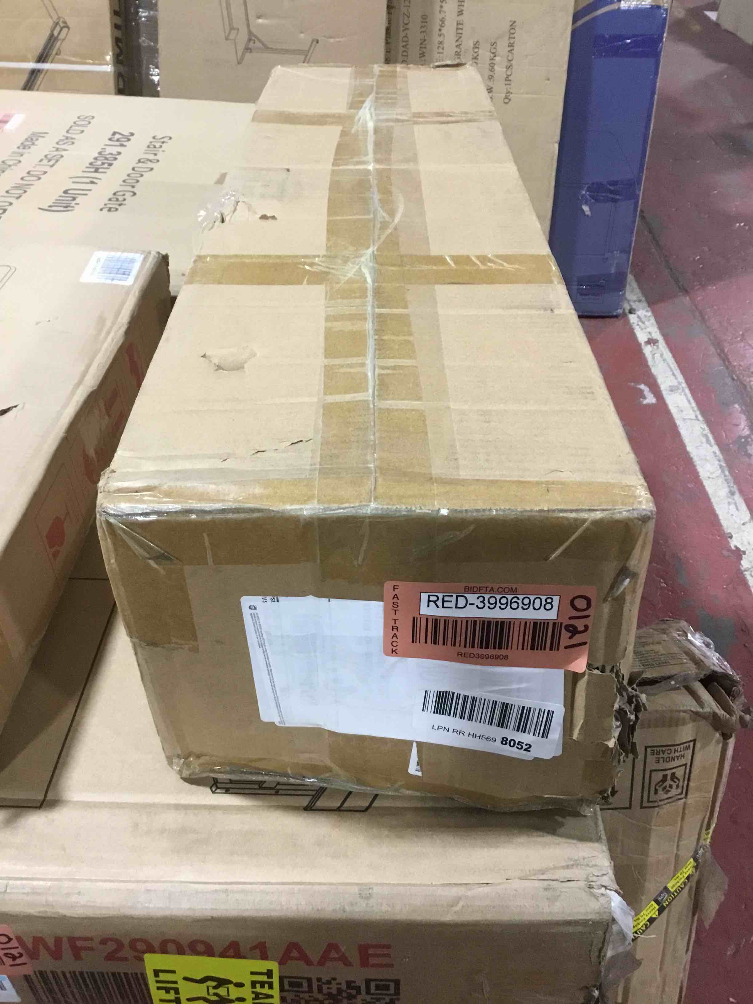 https://s3.amazonaws.com/lotting-images-prod/bidfta/RED3996908_1704830348627.jpeg