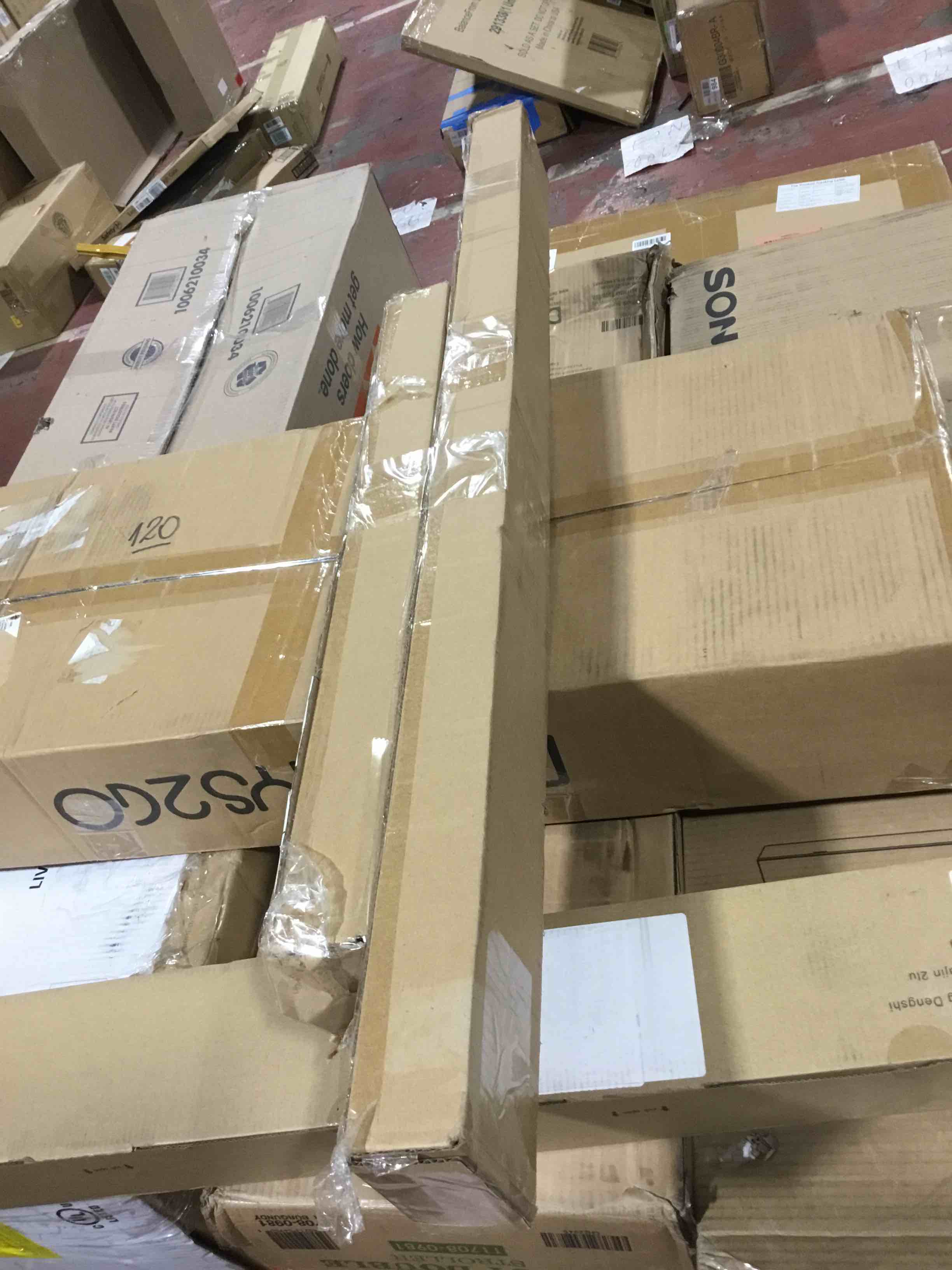 https://s3.amazonaws.com/lotting-images-prod/bidfta/RED3996939_1704897723208.jpeg