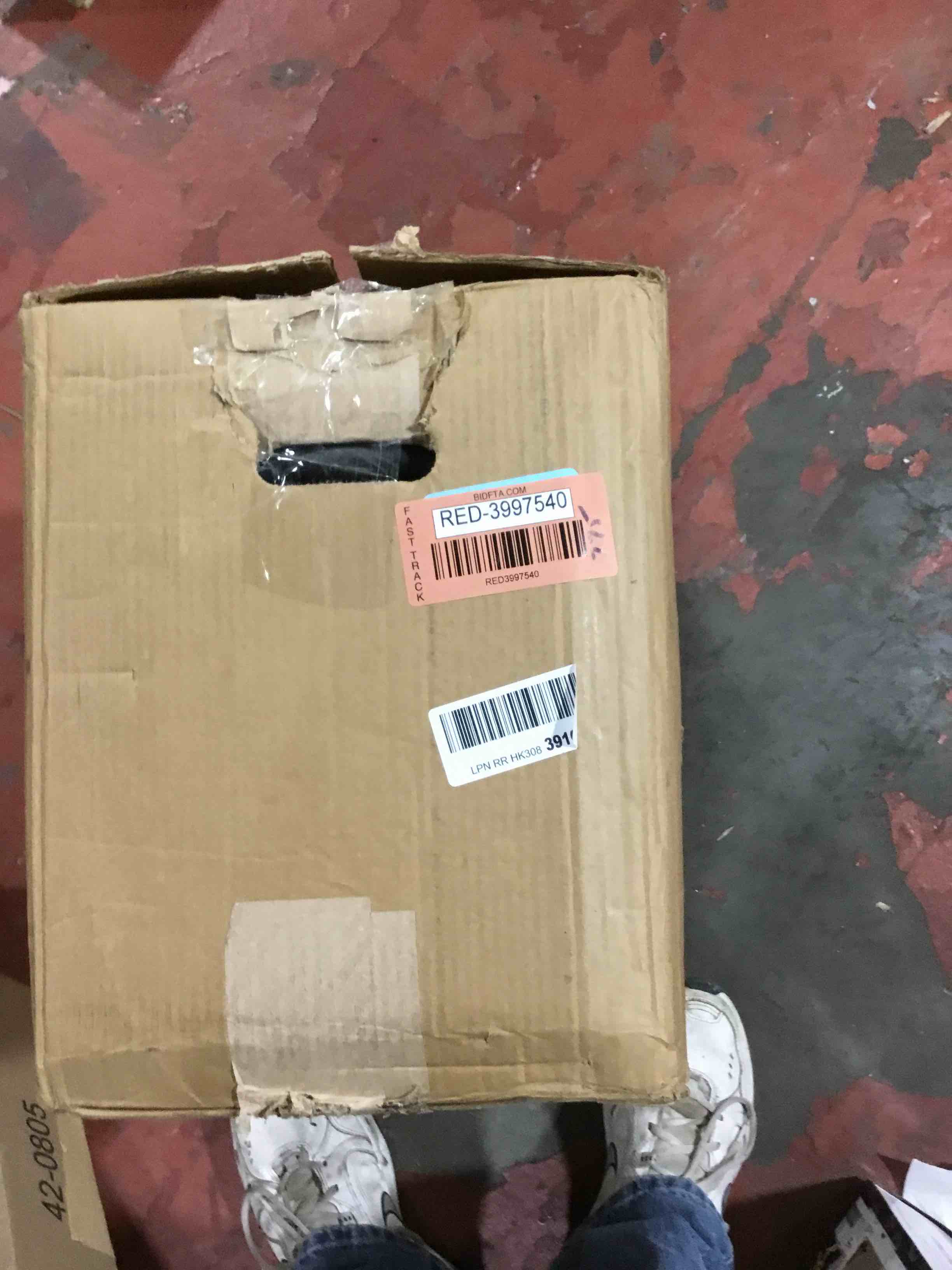 https://s3.amazonaws.com/lotting-images-prod/bidfta/RED3997540_1708352110612.jpeg