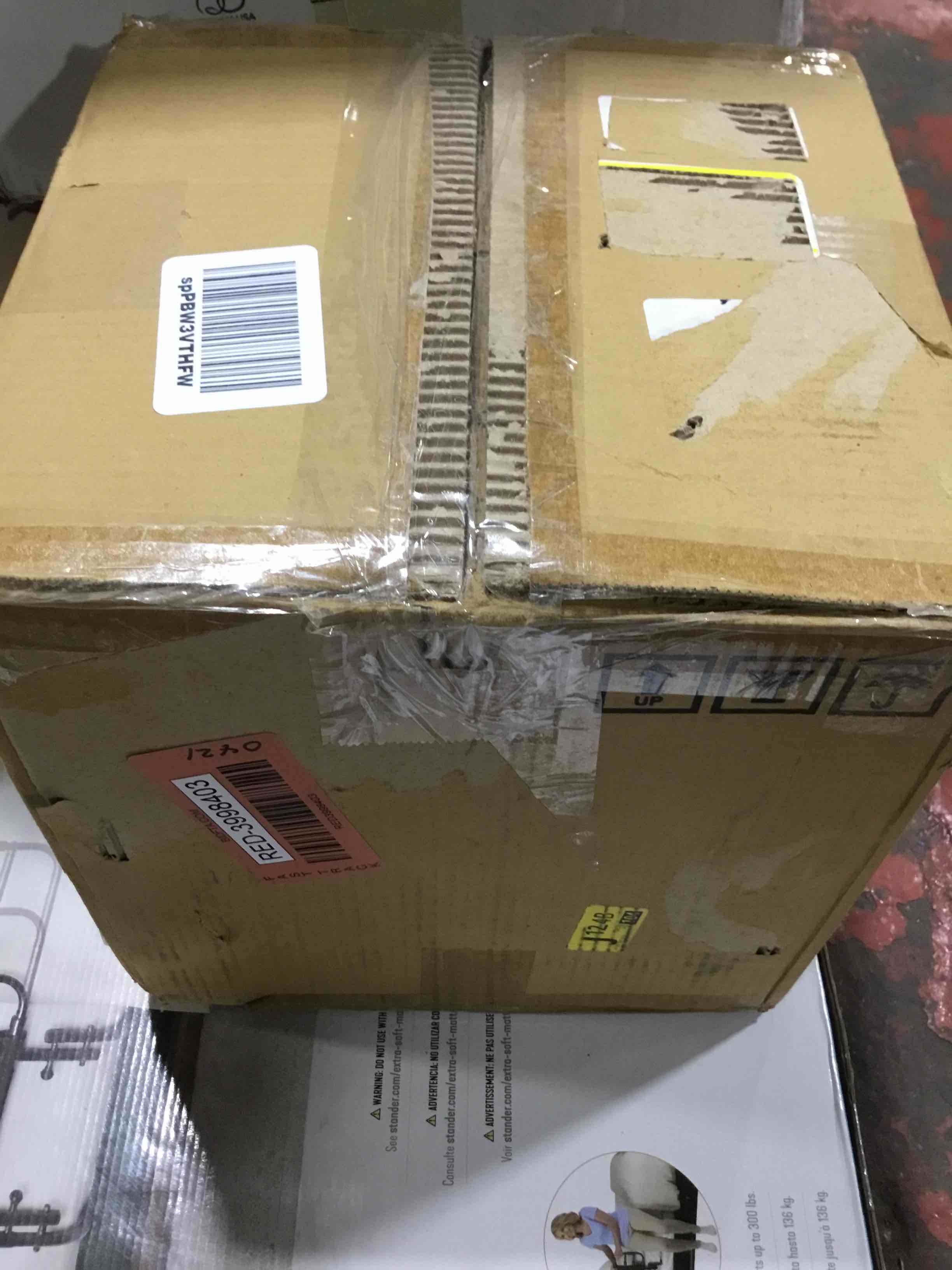 https://s3.amazonaws.com/lotting-images-prod/bidfta/RED3998403_1706623489013.jpeg