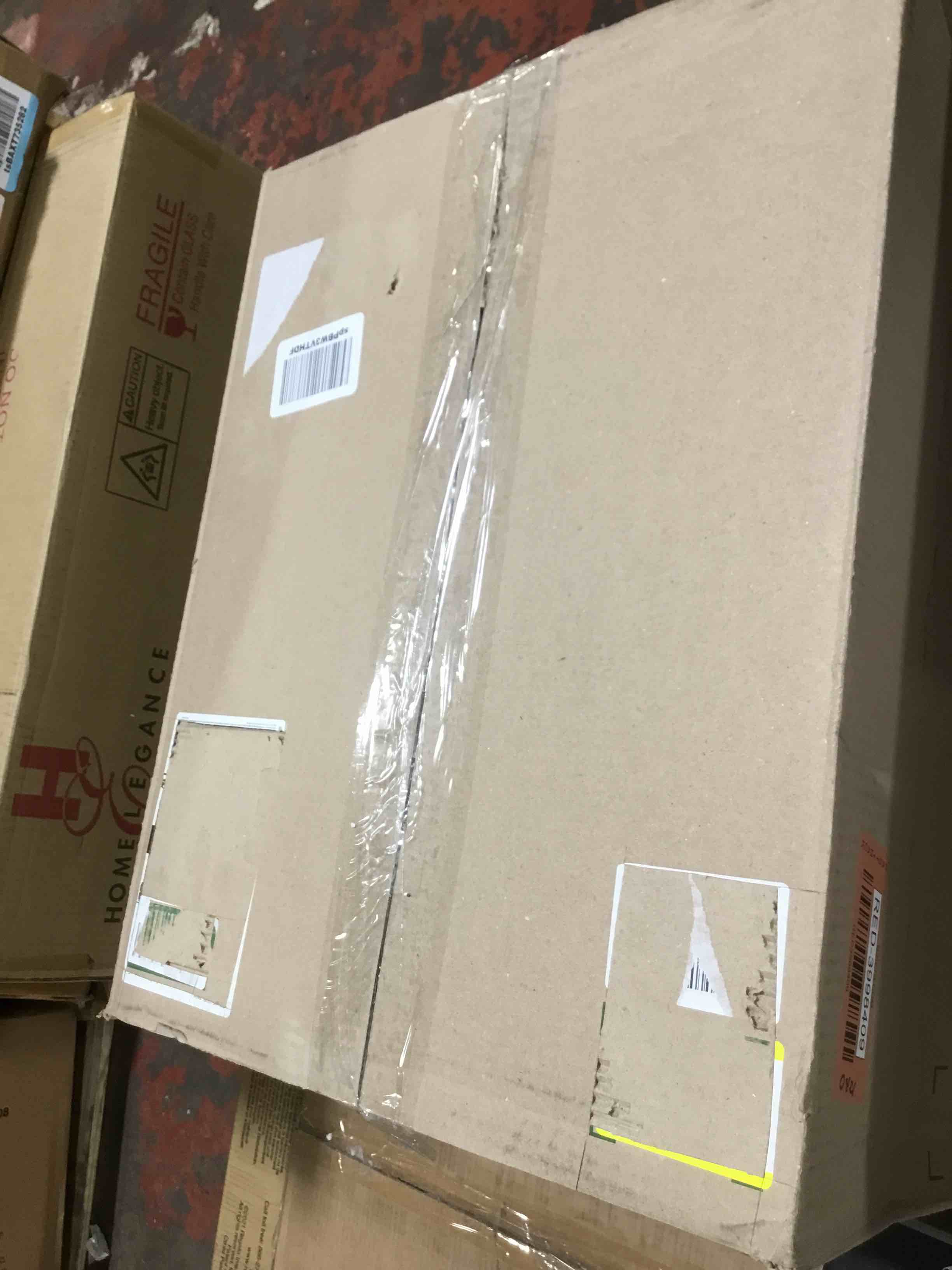 https://s3.amazonaws.com/lotting-images-prod/bidfta/RED3998409_1706622832751.jpeg