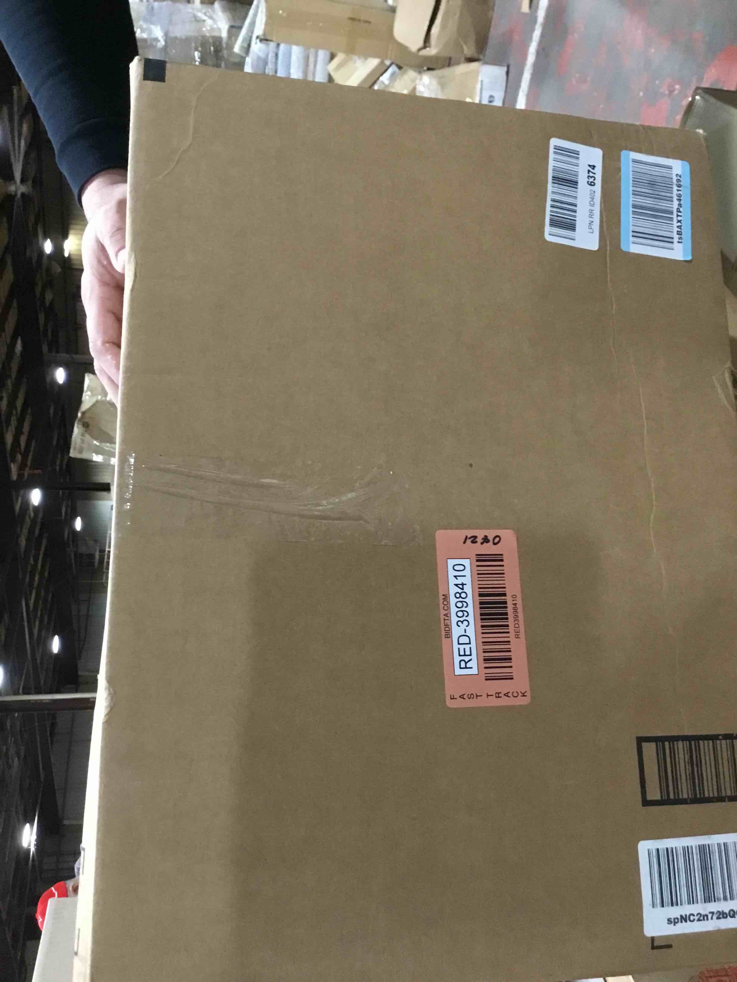 https://s3.amazonaws.com/lotting-images-prod/bidfta/RED3998410_1706623100925.jpeg