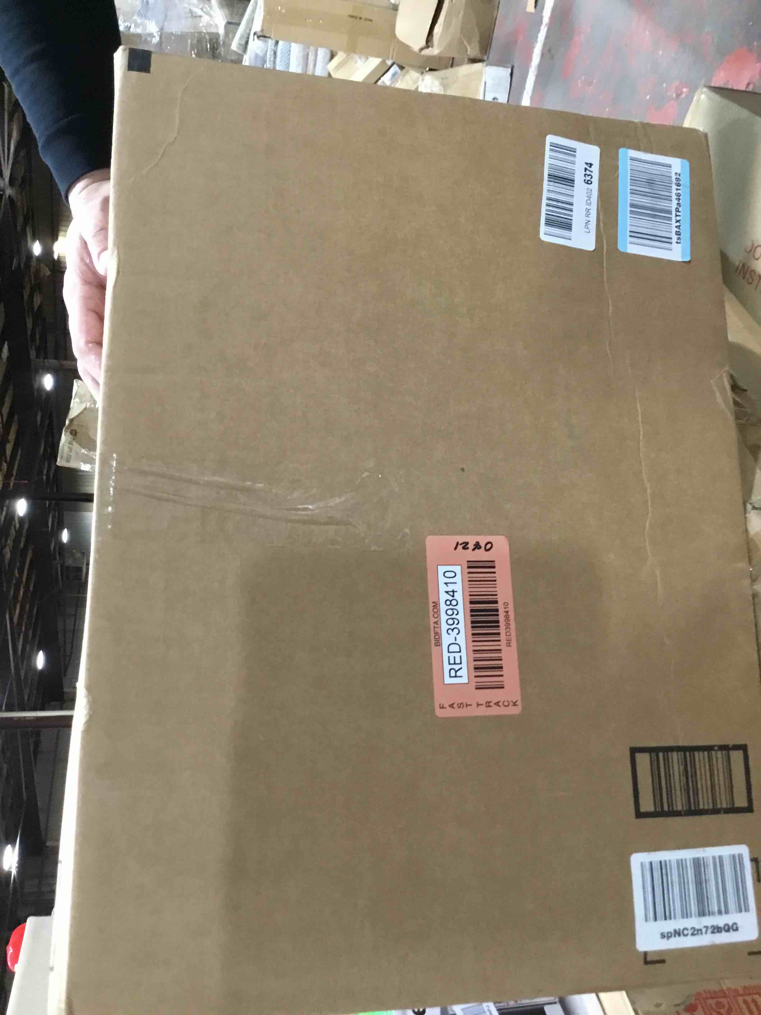 https://s3.amazonaws.com/lotting-images-prod/bidfta/RED3998410_1706623103321.jpeg