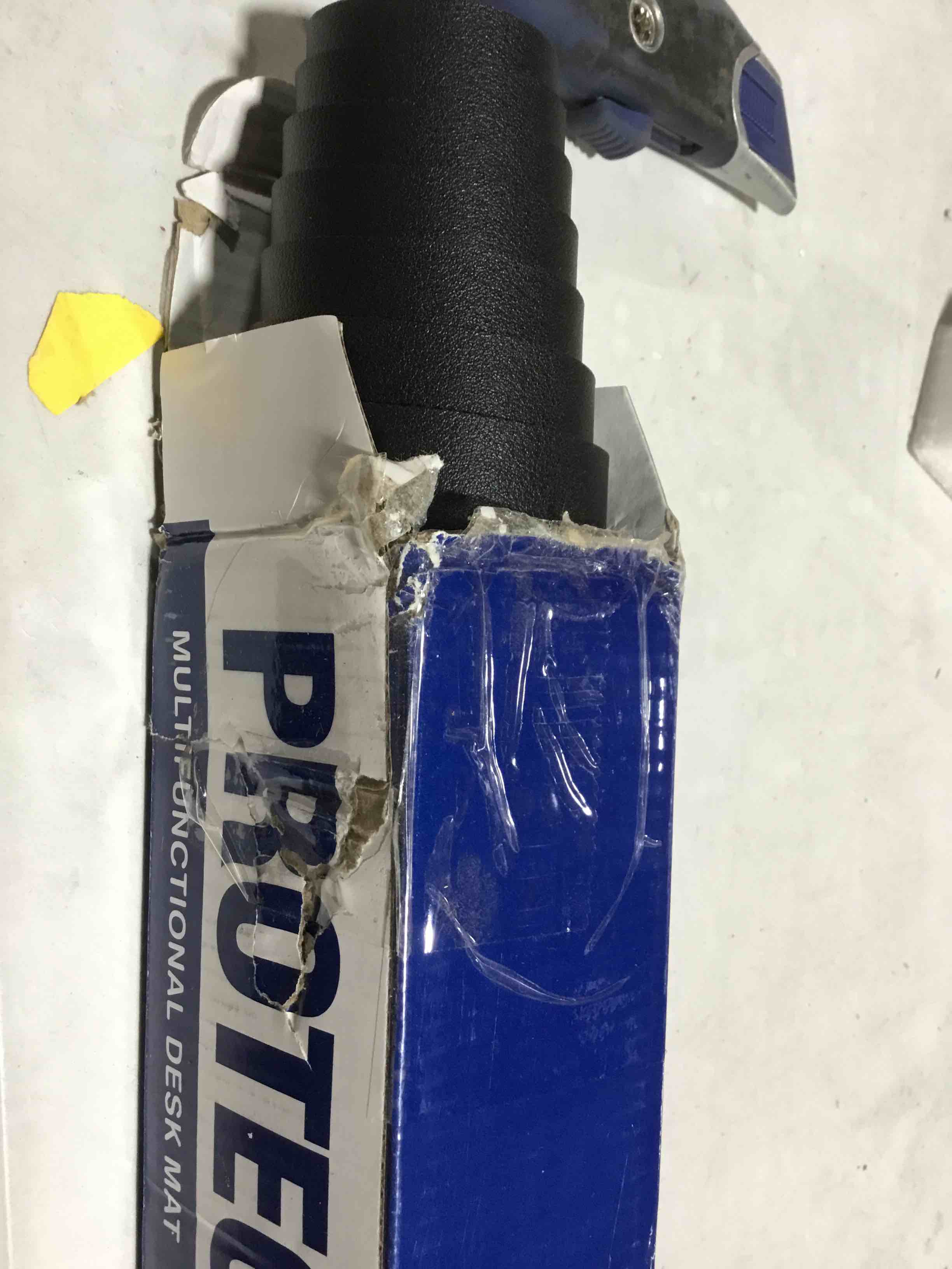 https://s3.amazonaws.com/lotting-images-prod/bidfta/RED3998926_1707230187327.jpeg