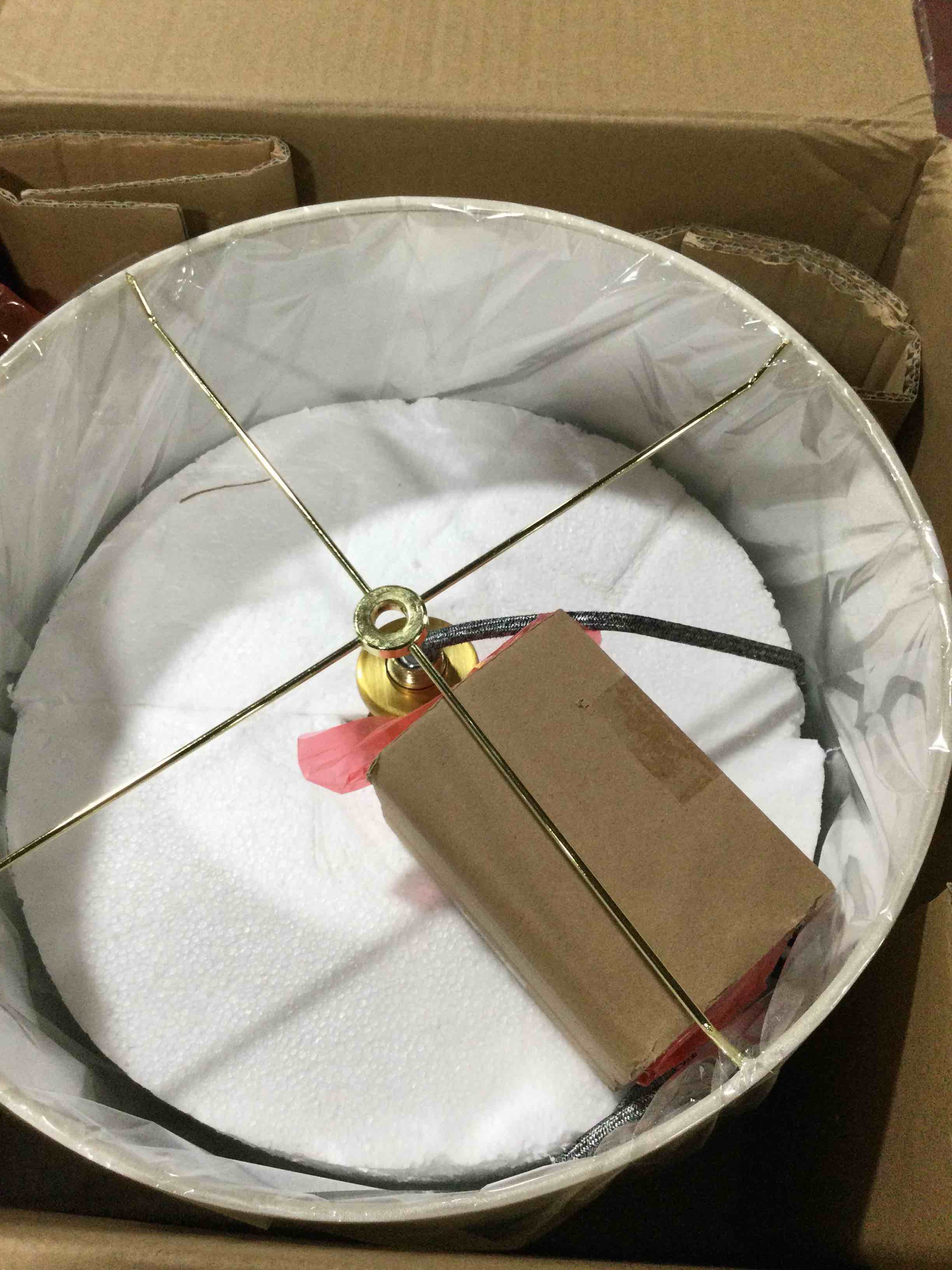 https://s3.amazonaws.com/lotting-images-prod/bidfta/RED3999258_1707343029453.jpeg