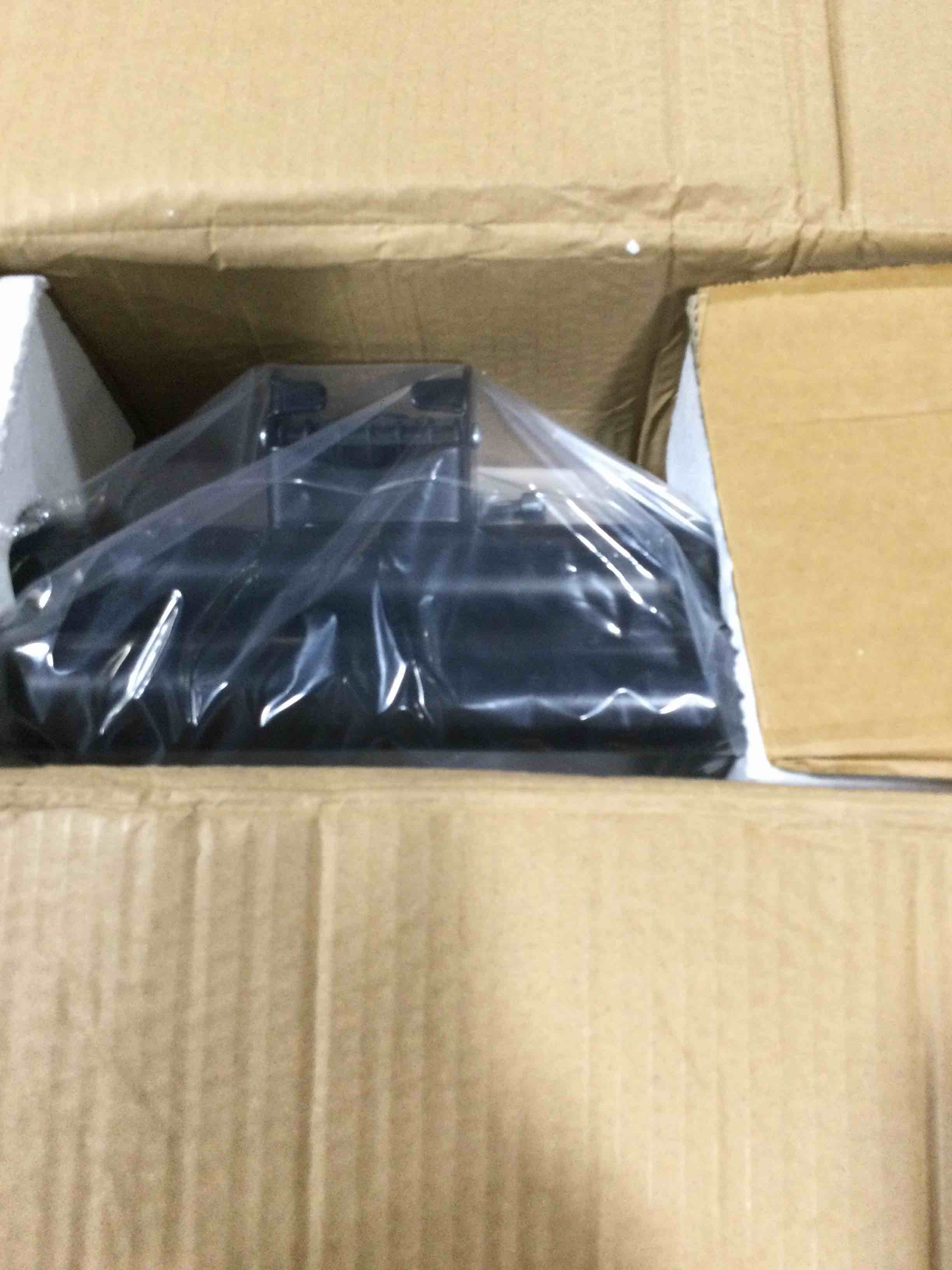 https://s3.amazonaws.com/lotting-images-prod/bidfta/RED3999265_1707343923316.jpeg