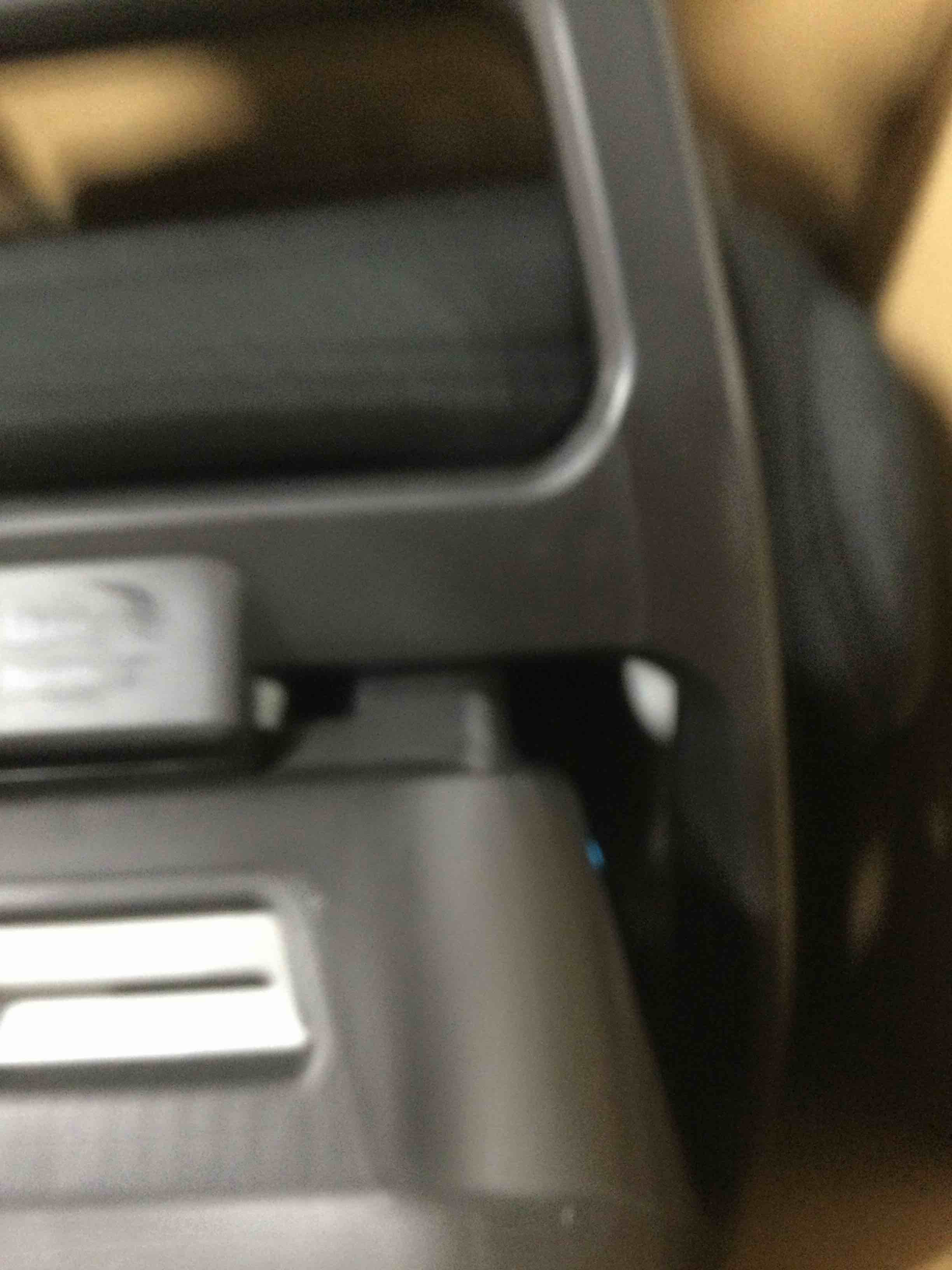 https://s3.amazonaws.com/lotting-images-prod/bidfta/RED3999266_1707344026221.jpeg