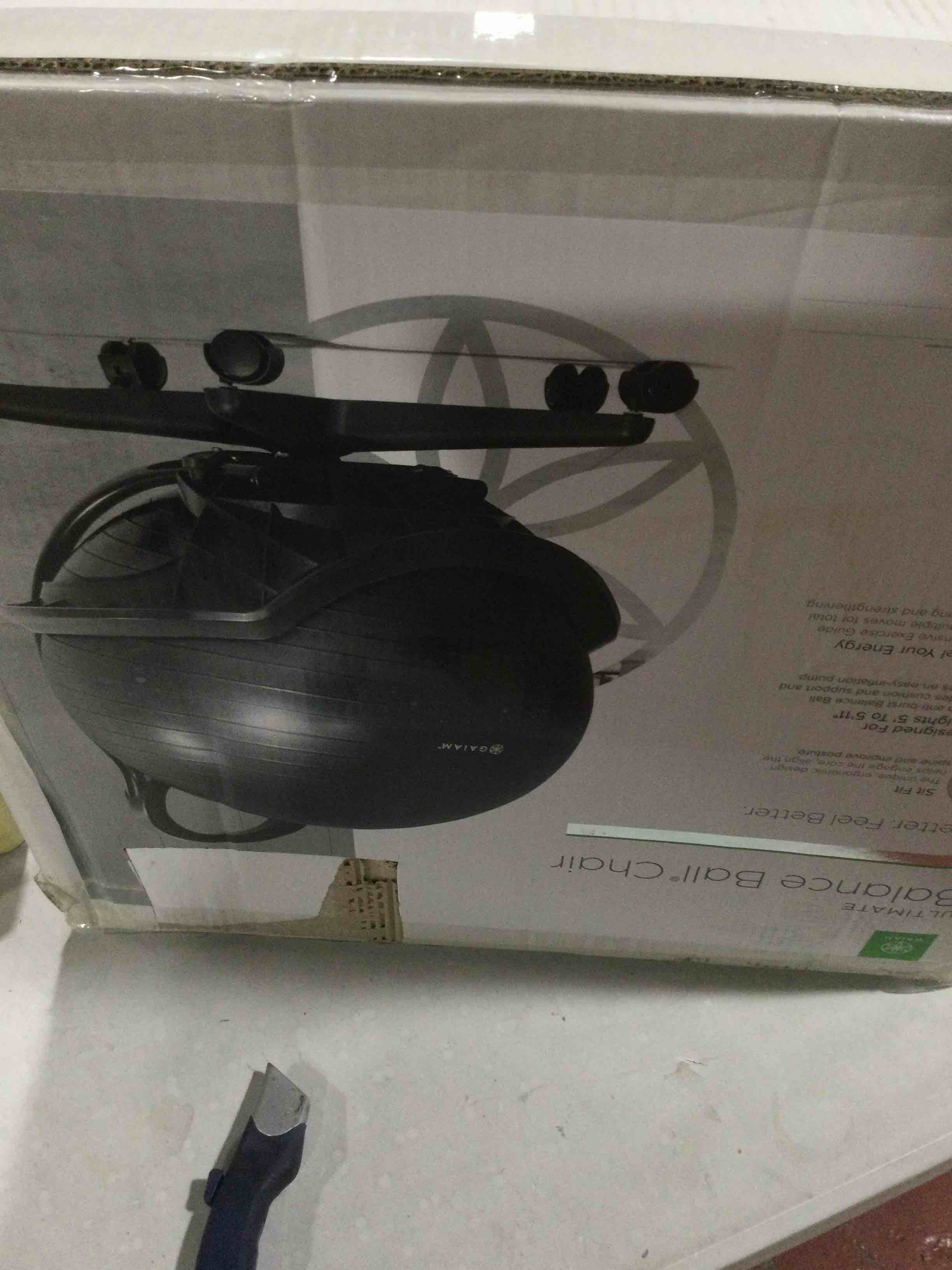 https://s3.amazonaws.com/lotting-images-prod/bidfta/RED3999277_1707341994839.jpeg