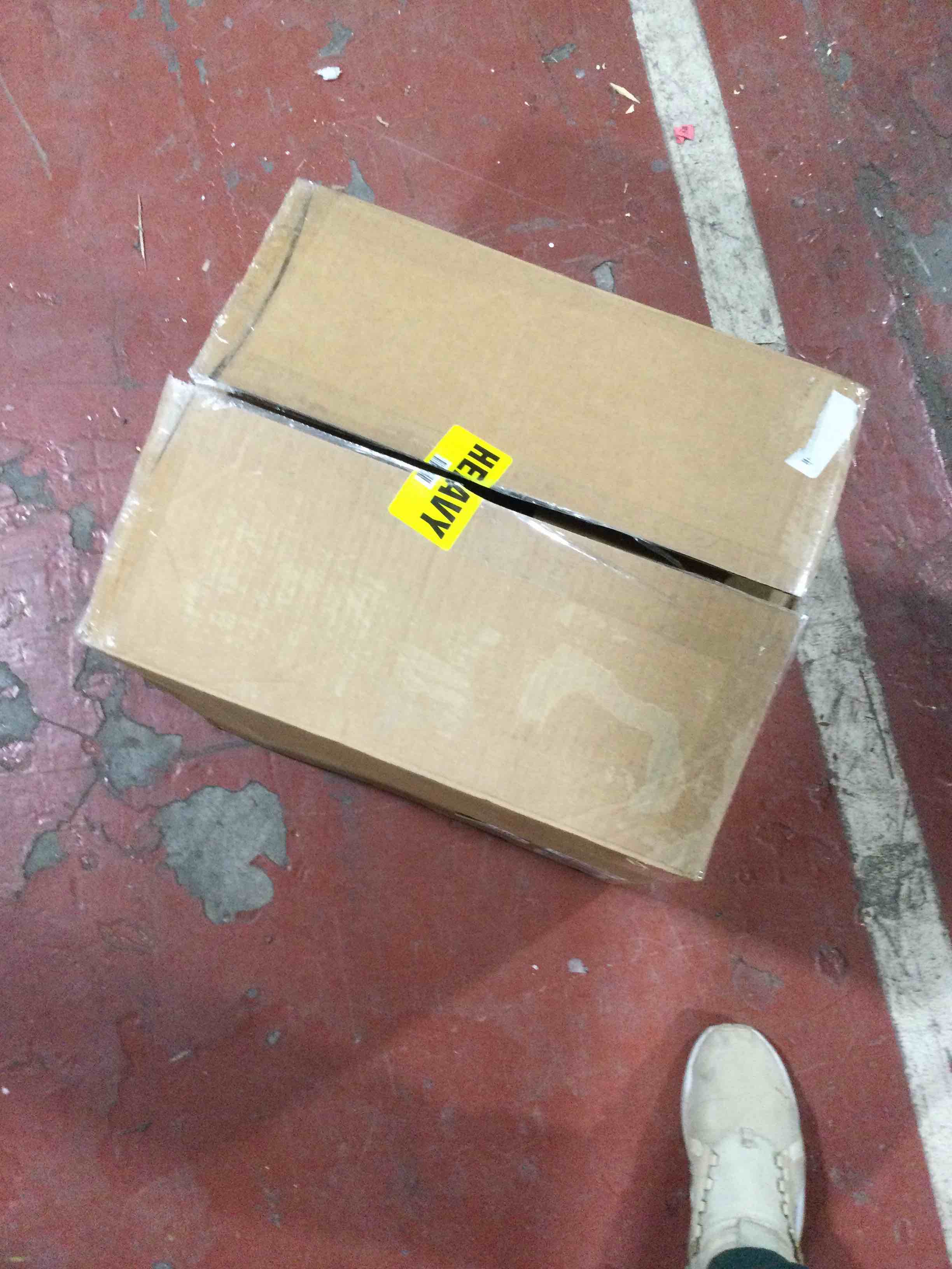 https://s3.amazonaws.com/lotting-images-prod/bidfta/RED3999278_1707341854332.jpeg