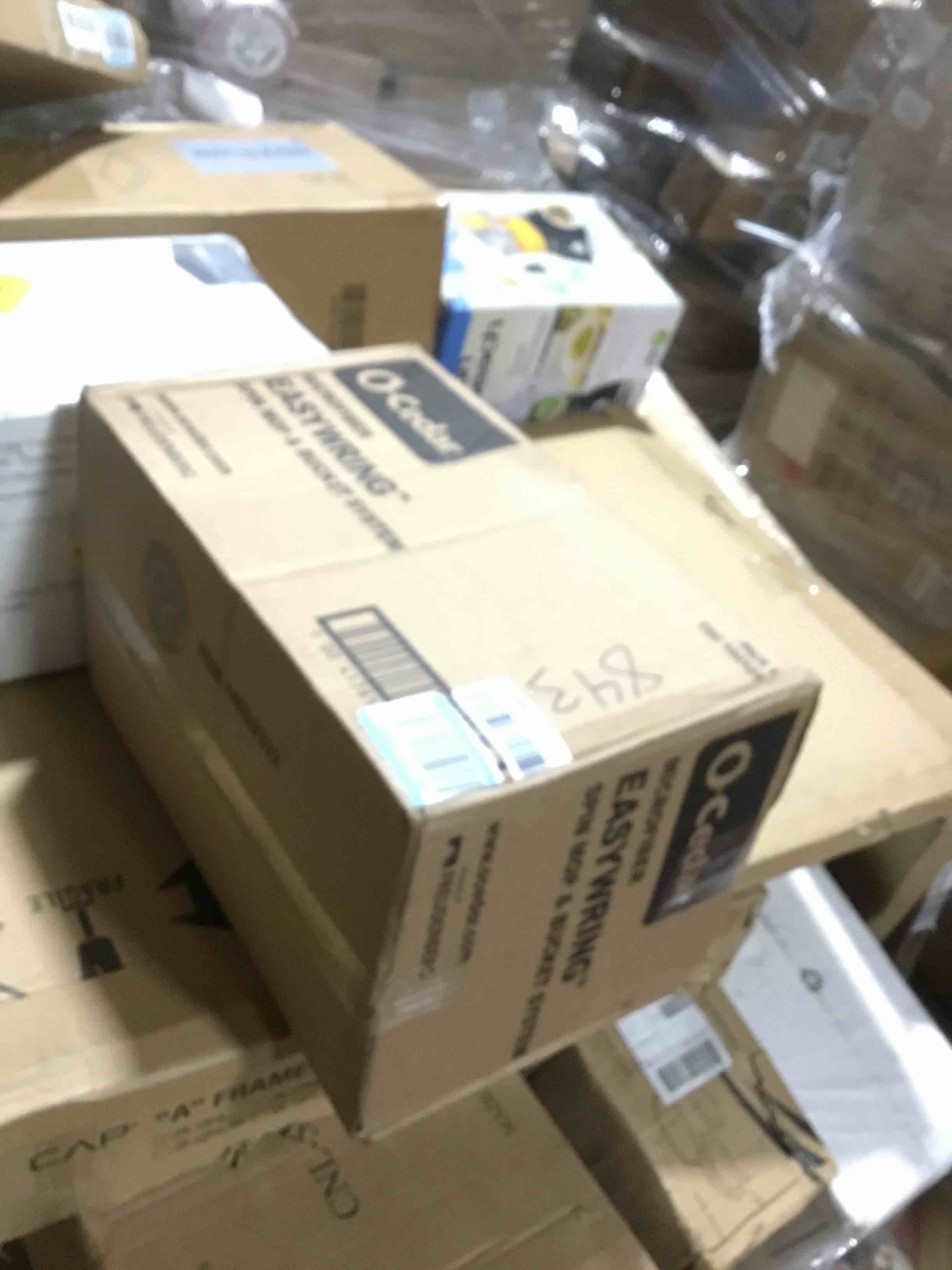 https://s3.amazonaws.com/lotting-images-prod/bidfta/RED3999726_1710861624061.jpeg