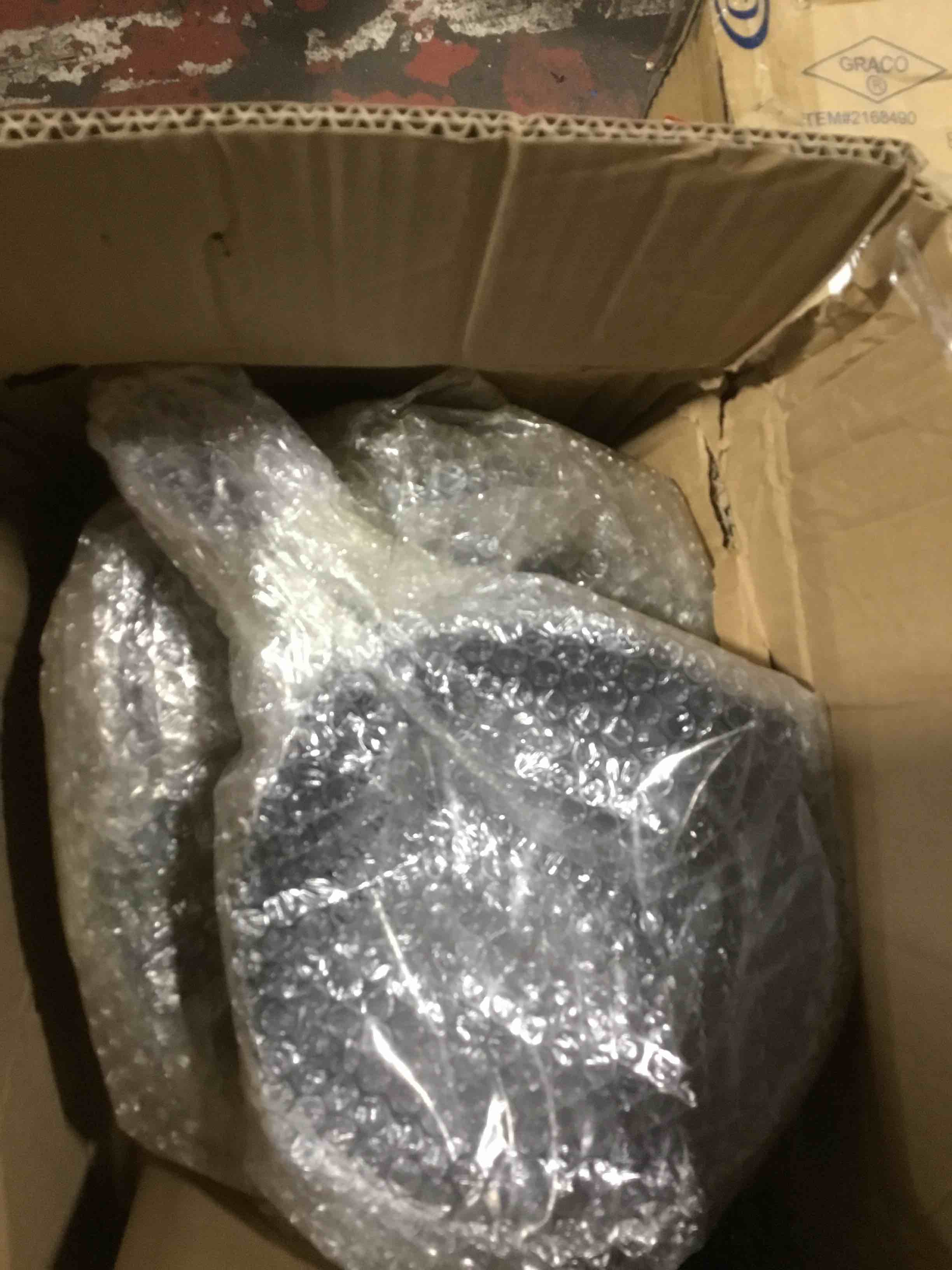 https://s3.amazonaws.com/lotting-images-prod/bidfta/RED3999737_1710862224313.jpeg