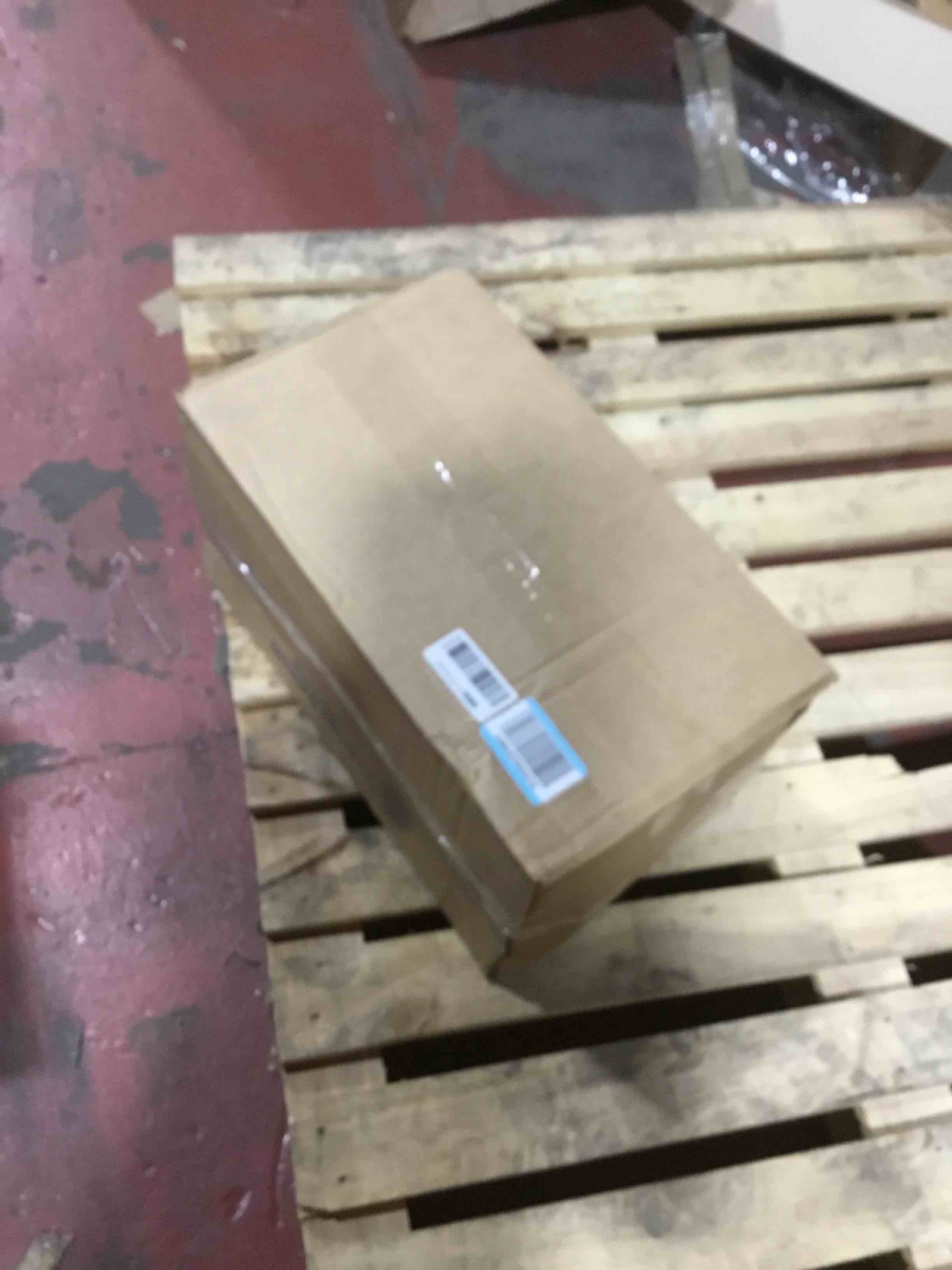 https://s3.amazonaws.com/lotting-images-prod/bidfta/RED3999739_1710860424363.jpeg