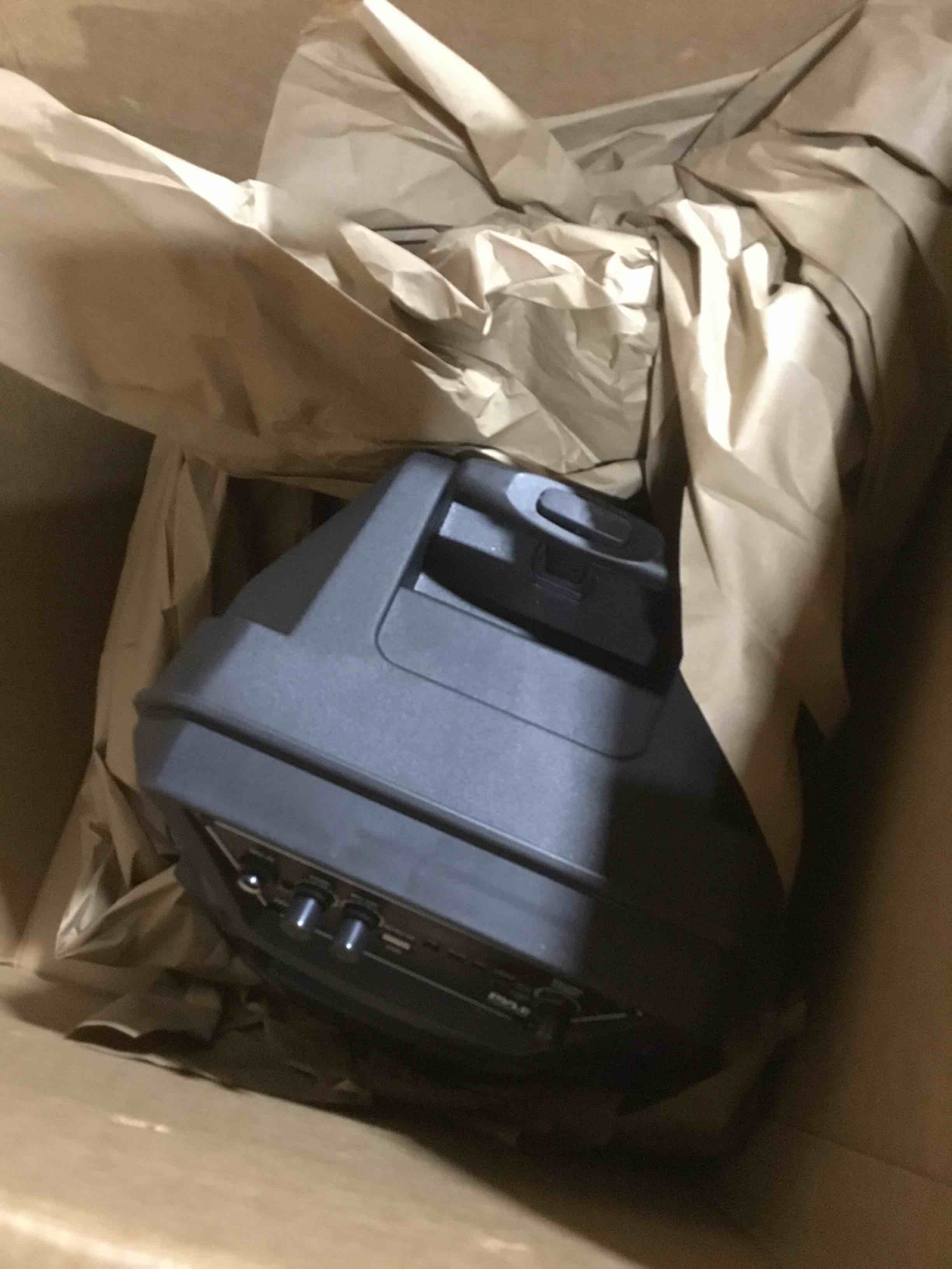 https://s3.amazonaws.com/lotting-images-prod/bidfta/RED3999742_1710859322548.jpeg