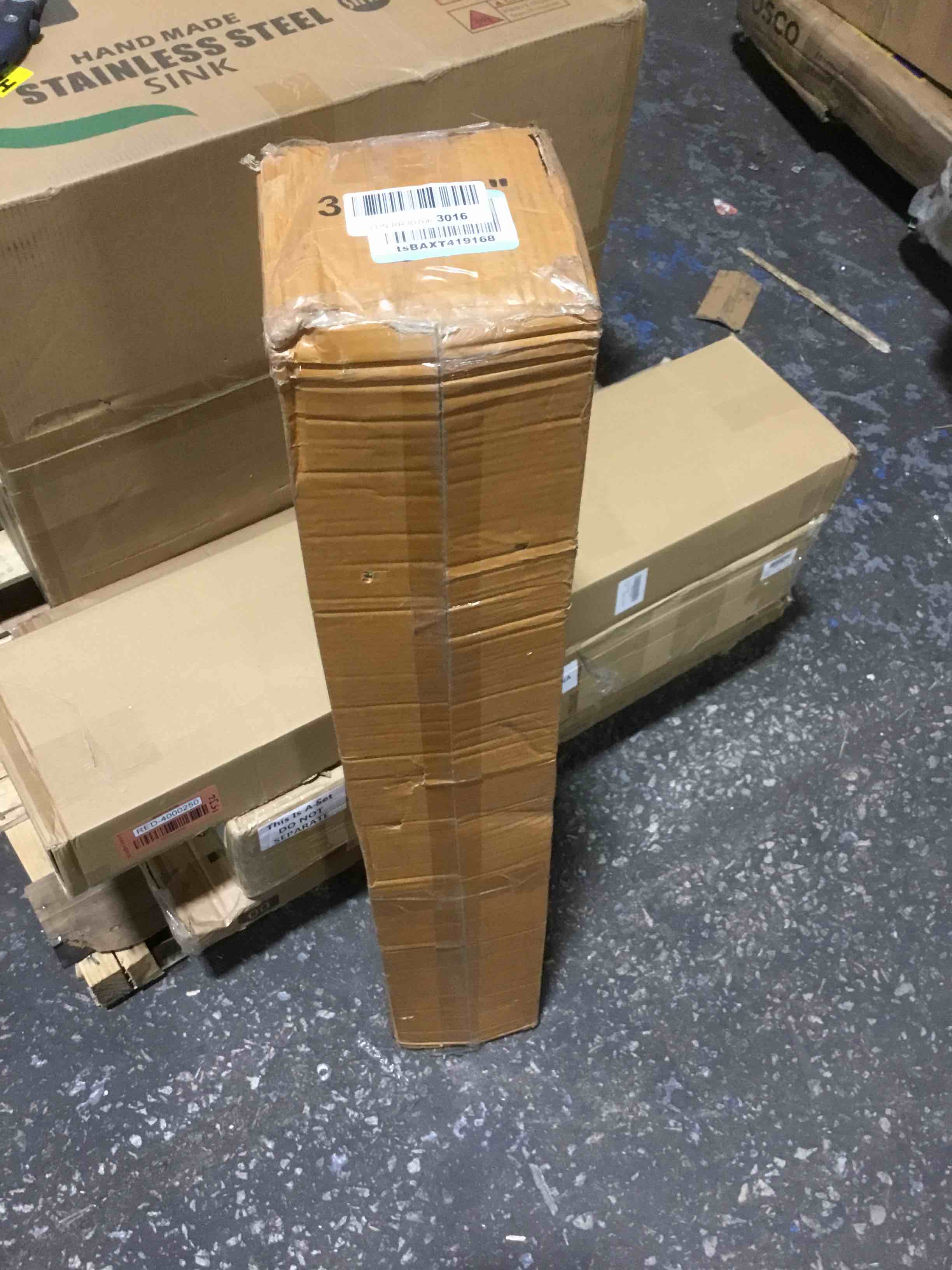 https://s3.amazonaws.com/lotting-images-prod/bidfta/RED4000249_1711659611560.jpeg