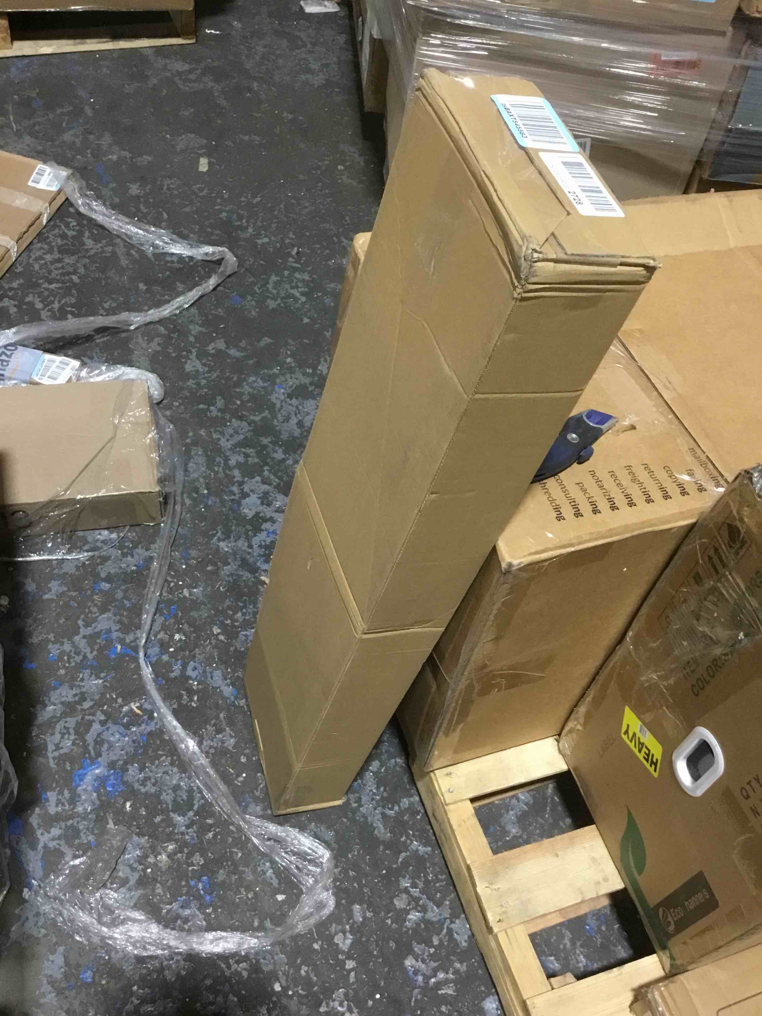 https://s3.amazonaws.com/lotting-images-prod/bidfta/RED4000250_1711659475553.jpeg