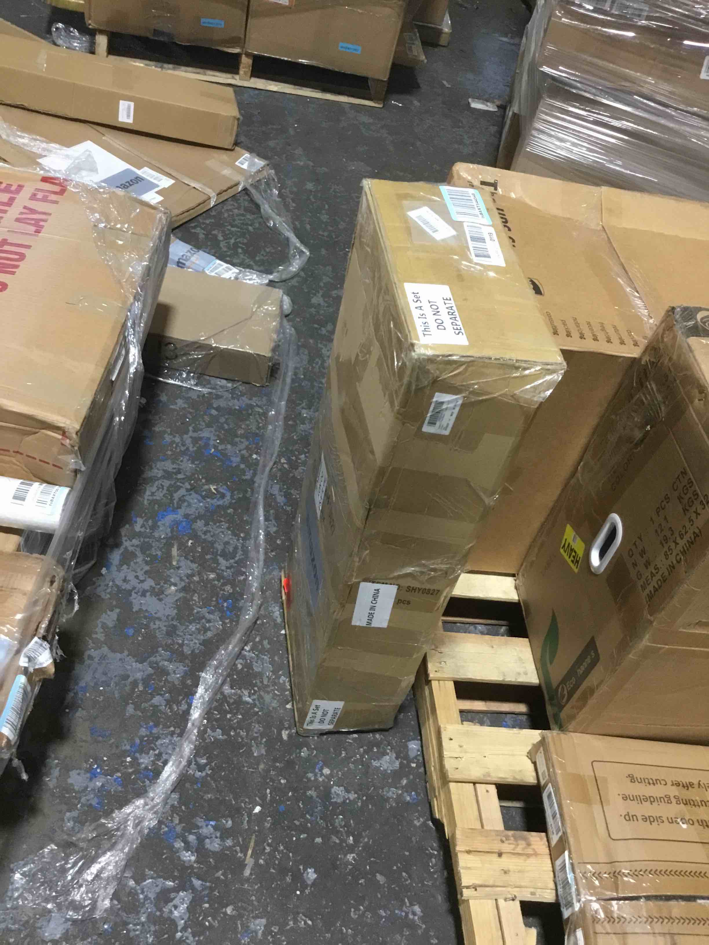 https://s3.amazonaws.com/lotting-images-prod/bidfta/RED4000251_1711659230066.jpeg