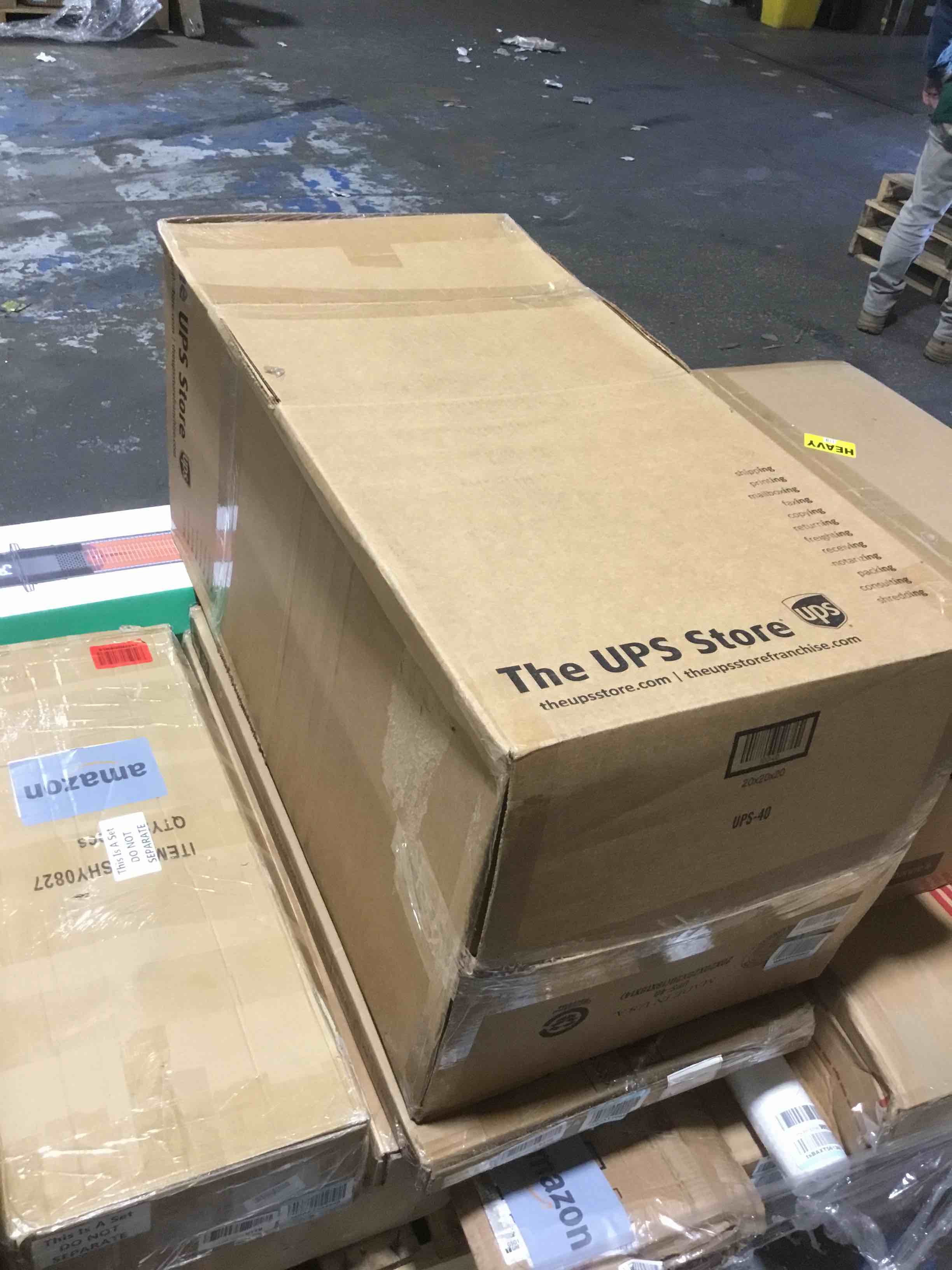 https://s3.amazonaws.com/lotting-images-prod/bidfta/RED4000254_1711658502053.jpeg
