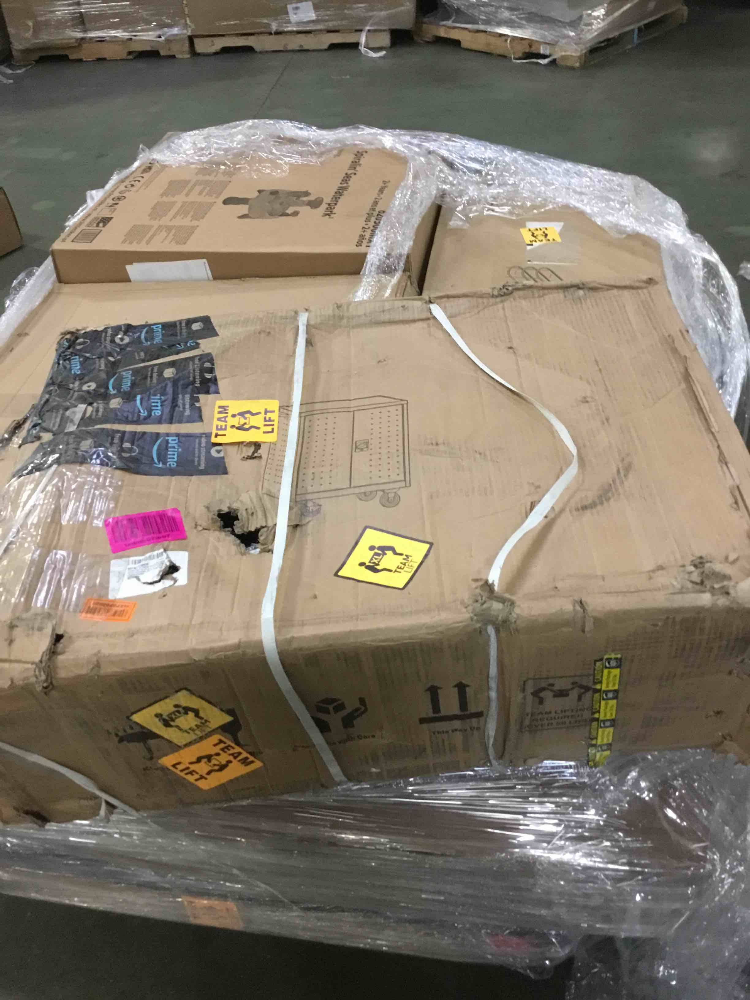 https://s3.amazonaws.com/lotting-images-prod/bidfta/RED4038984_1672152242059.jpeg