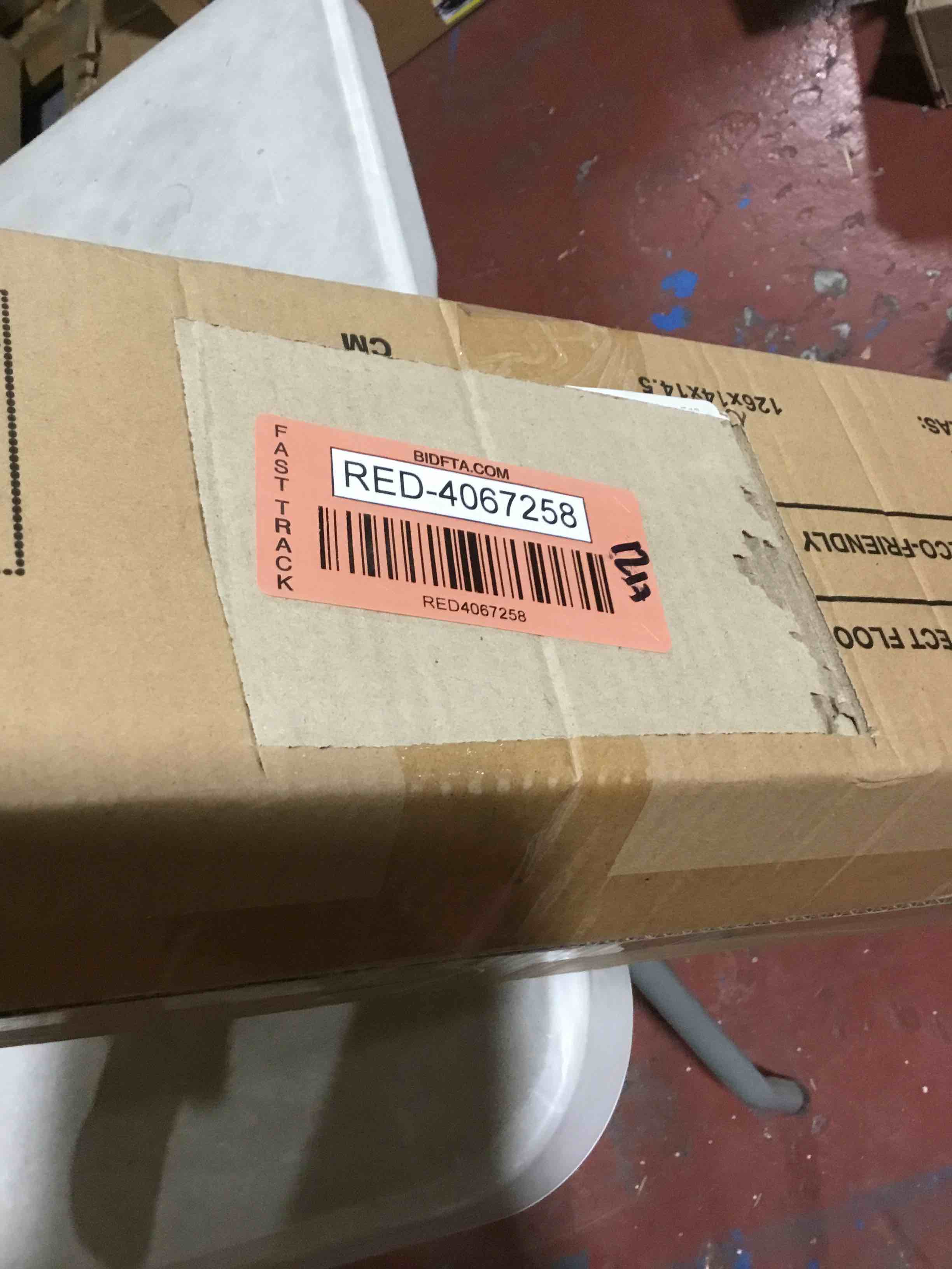 https://s3.amazonaws.com/lotting-images-prod/bidfta/RED4067258_1709923611426.jpeg