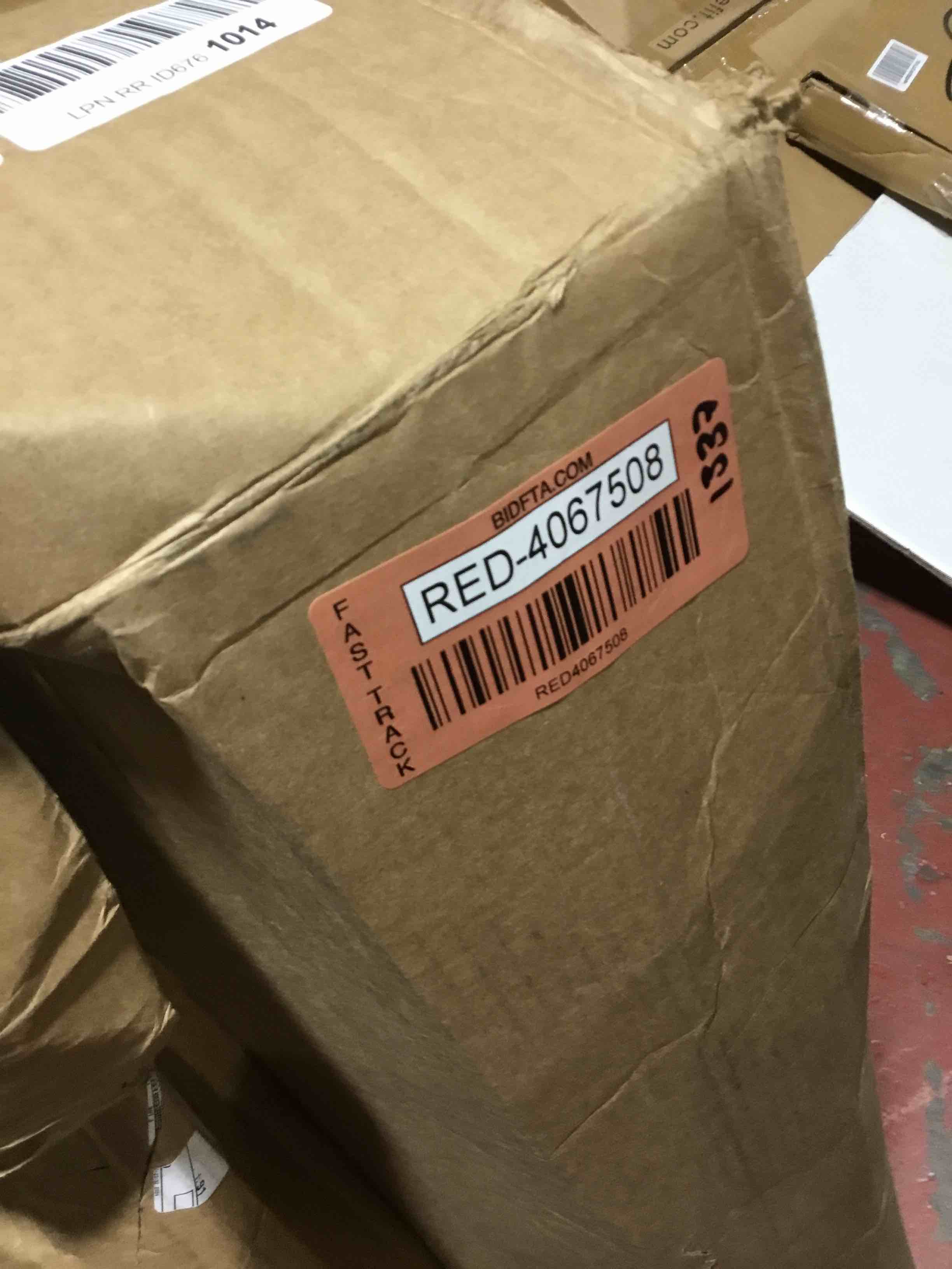 https://s3.amazonaws.com/lotting-images-prod/bidfta/RED4067508_1710517375894.jpeg