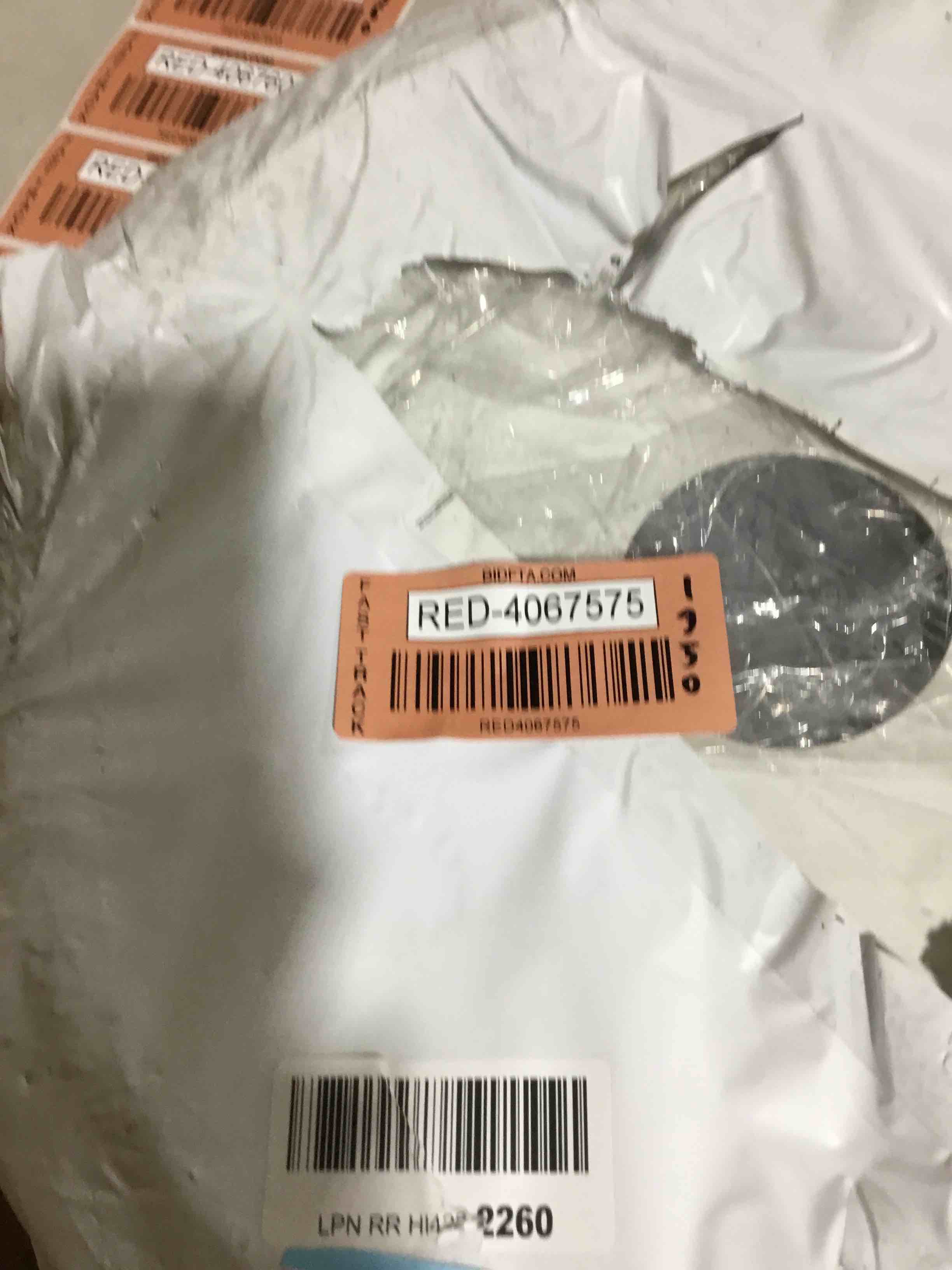 https://s3.amazonaws.com/lotting-images-prod/bidfta/RED4067575_1710538283157.jpeg