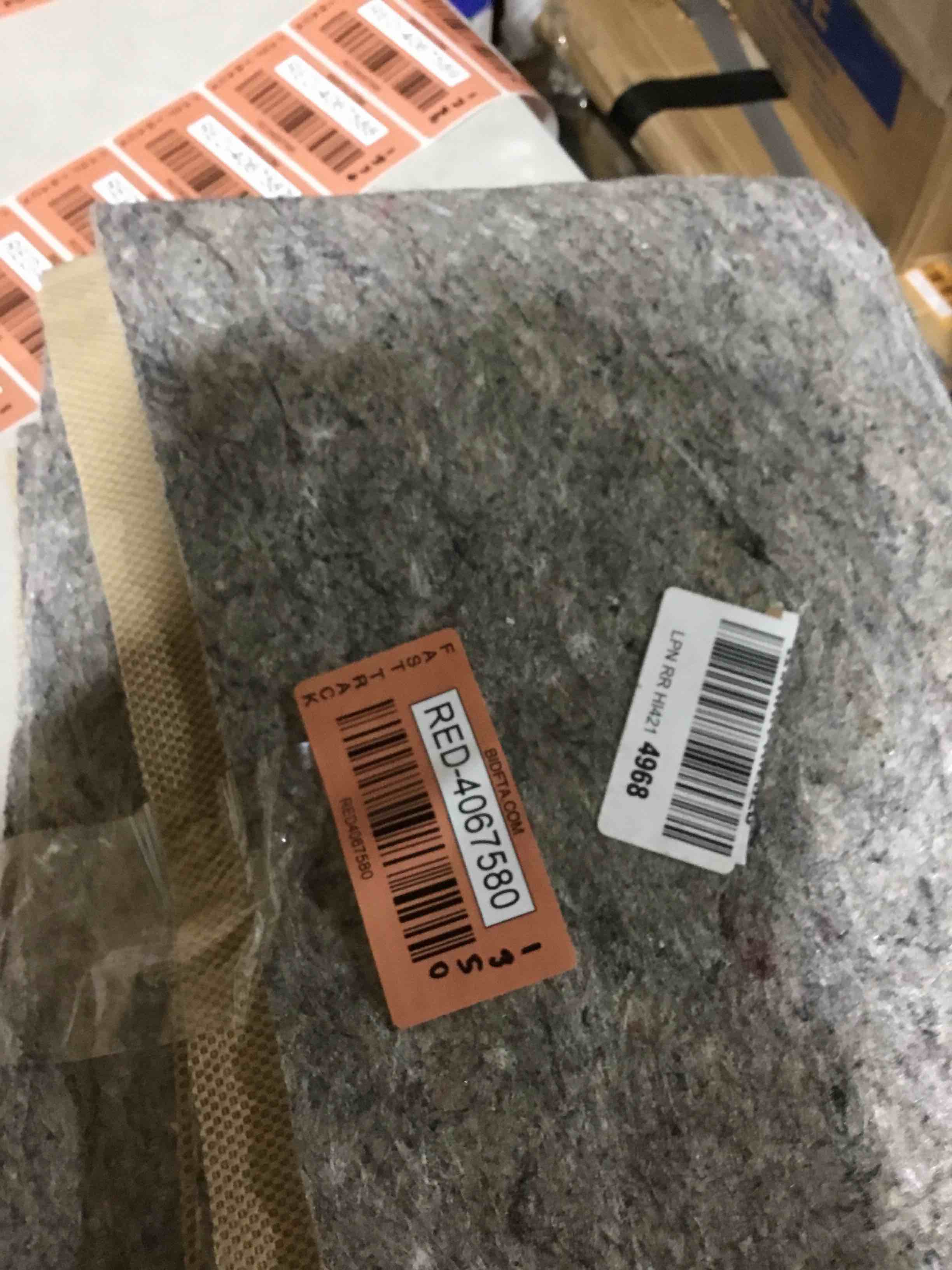 https://s3.amazonaws.com/lotting-images-prod/bidfta/RED4067580_1710538817422.jpeg