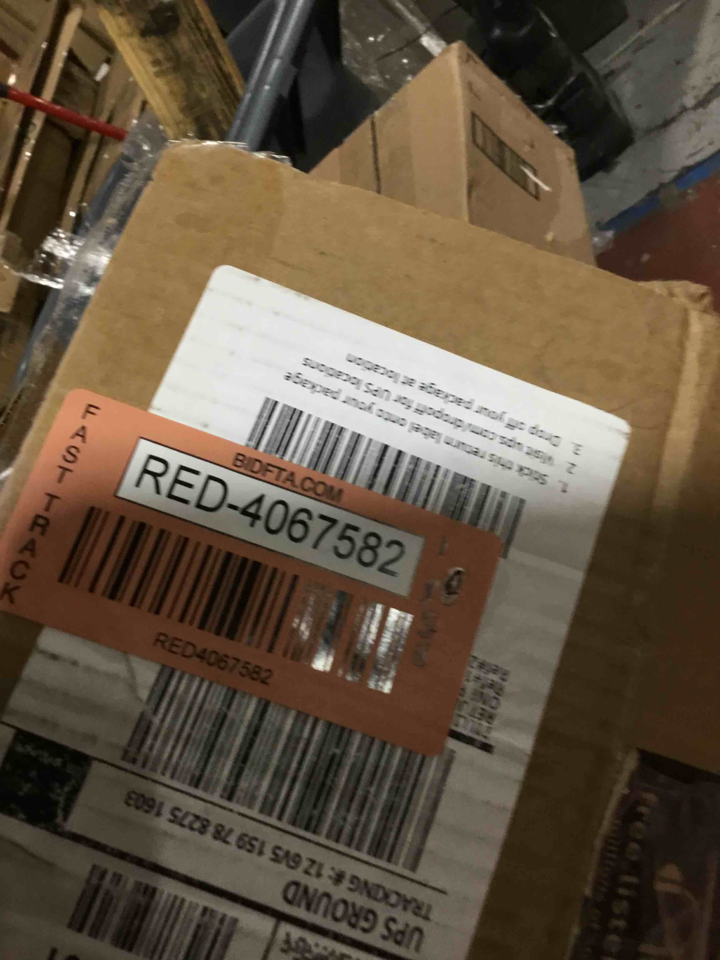 https://s3.amazonaws.com/lotting-images-prod/bidfta/RED4067582_1710538906138.jpeg