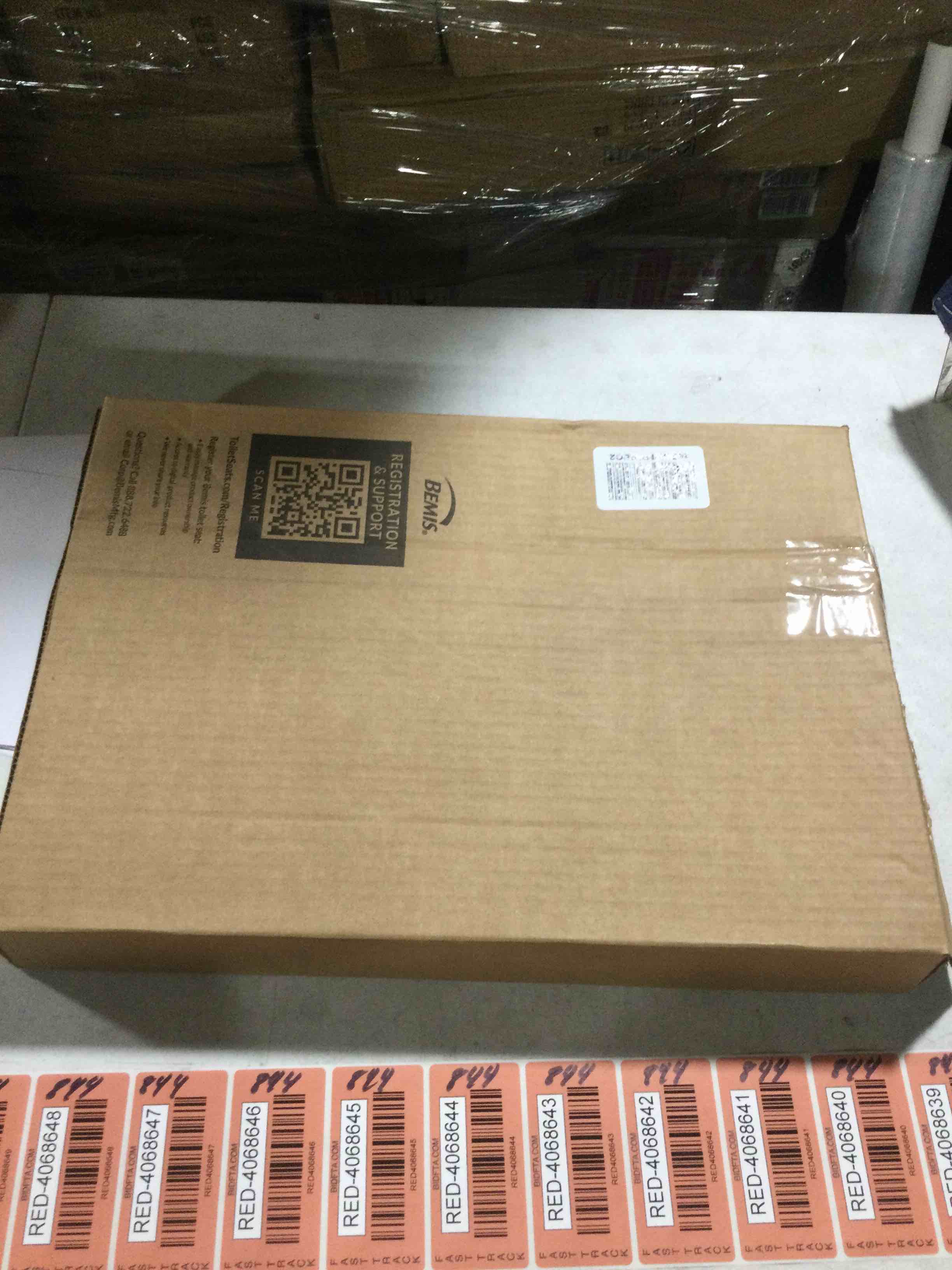 https://s3.amazonaws.com/lotting-images-prod/bidfta/RED4068627_1708539624800.jpeg