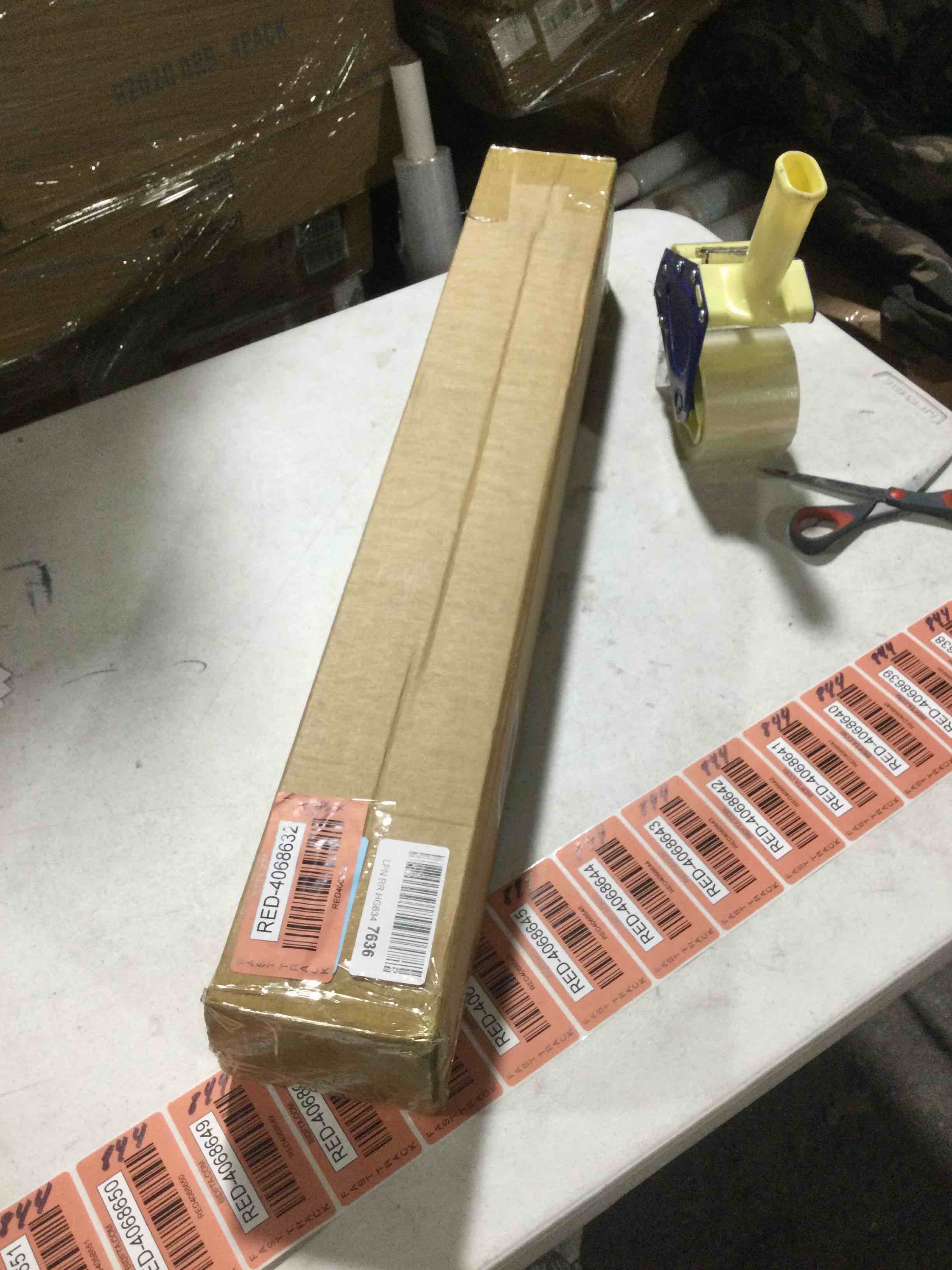 https://s3.amazonaws.com/lotting-images-prod/bidfta/RED4068632_1708540764030.jpeg