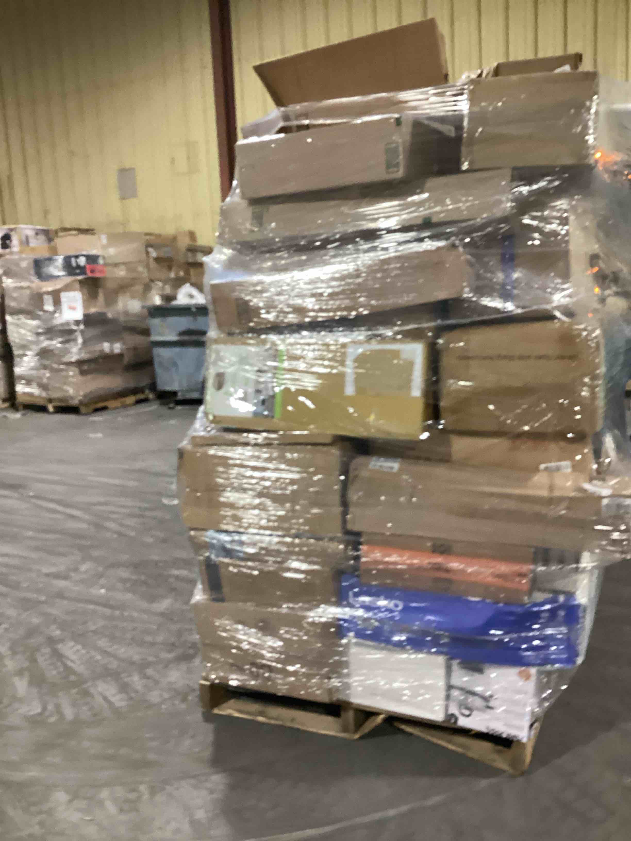 https://s3.amazonaws.com/lotting-images-prod/bidfta/RED4069318_1717246228768.jpeg