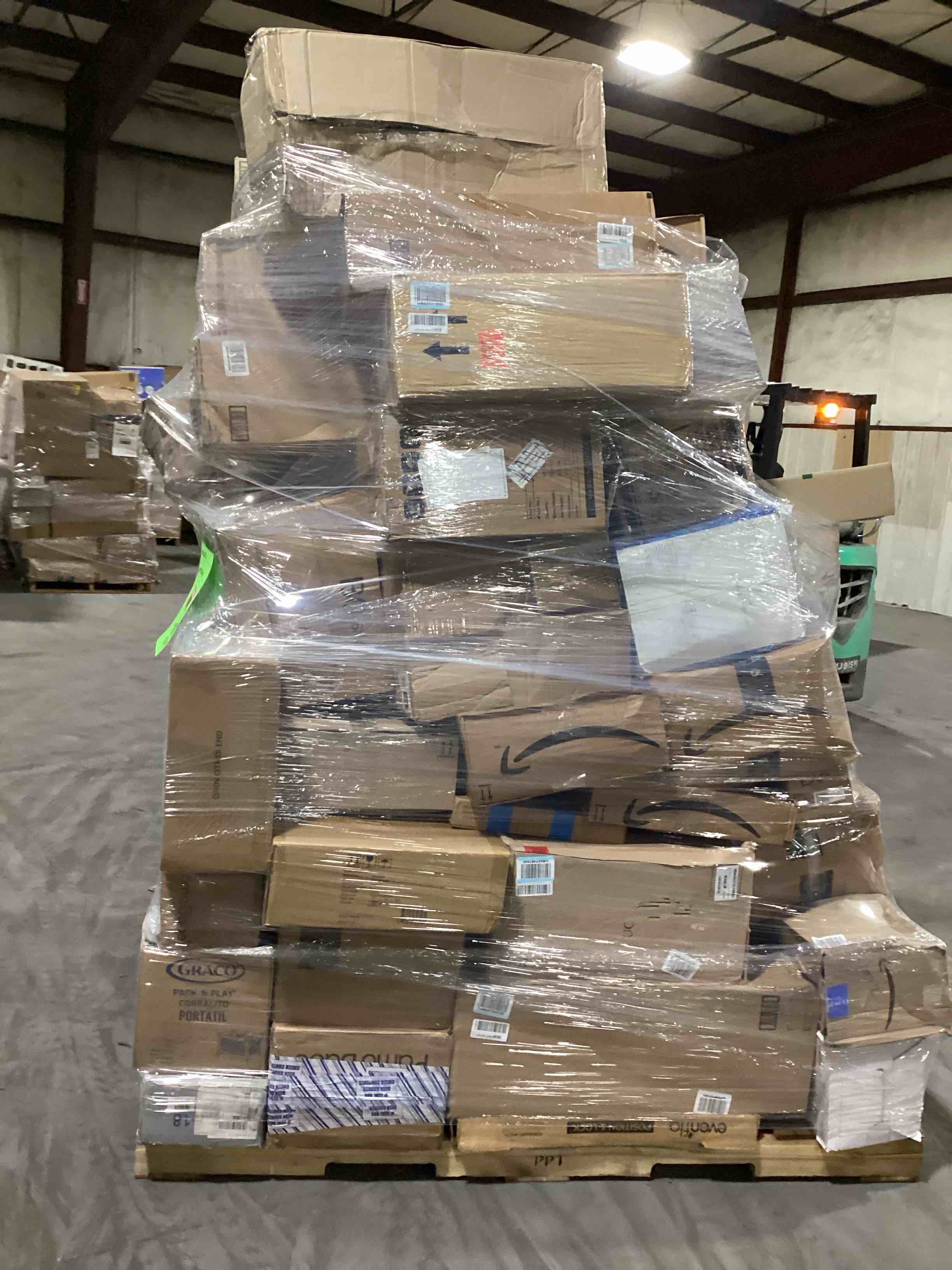 https://s3.amazonaws.com/lotting-images-prod/bidfta/RED4069320_1717245804672.jpeg