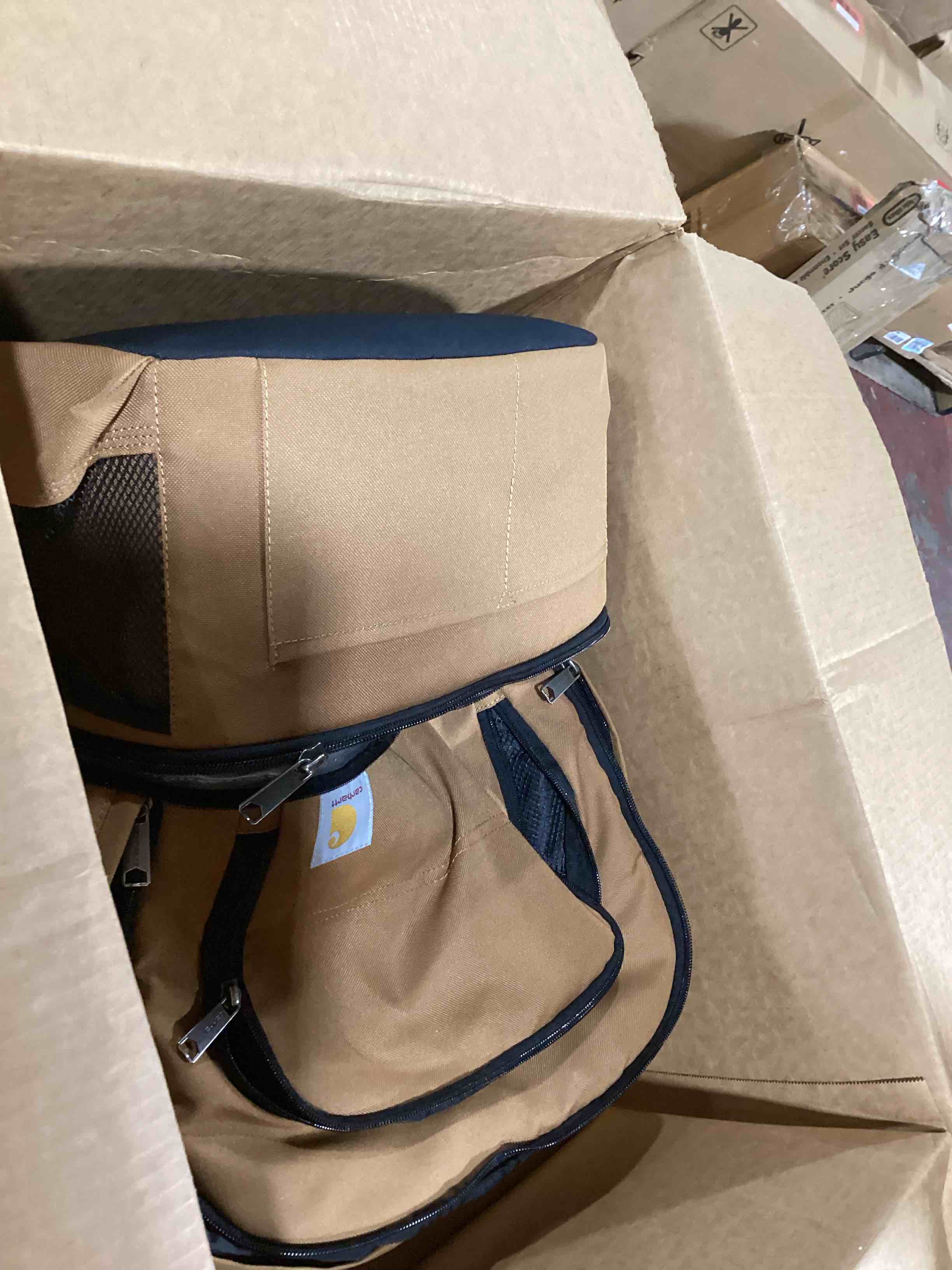 https://s3.amazonaws.com/lotting-images-prod/bidfta/RED4069517_1717528604677.jpeg