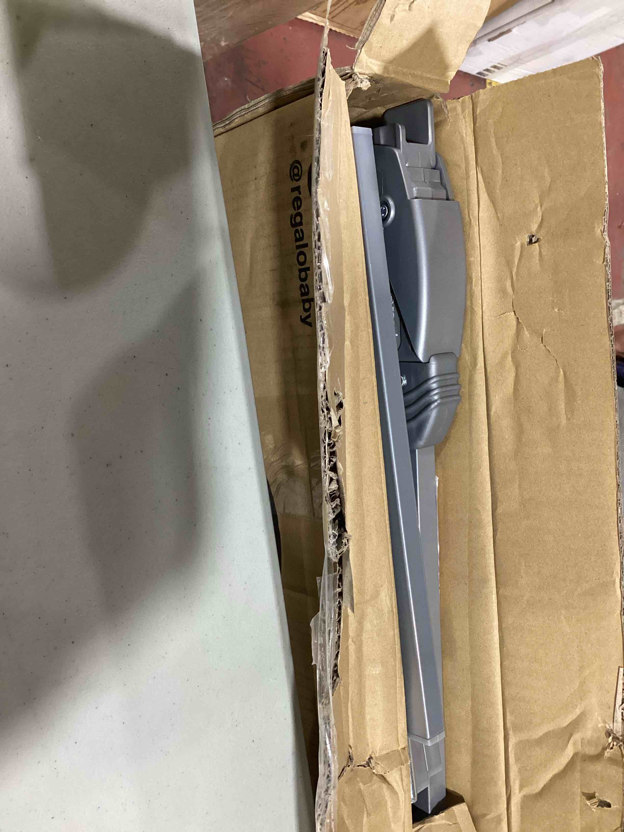 https://s3.amazonaws.com/lotting-images-prod/bidfta/RED4069526_1717530743314.jpeg