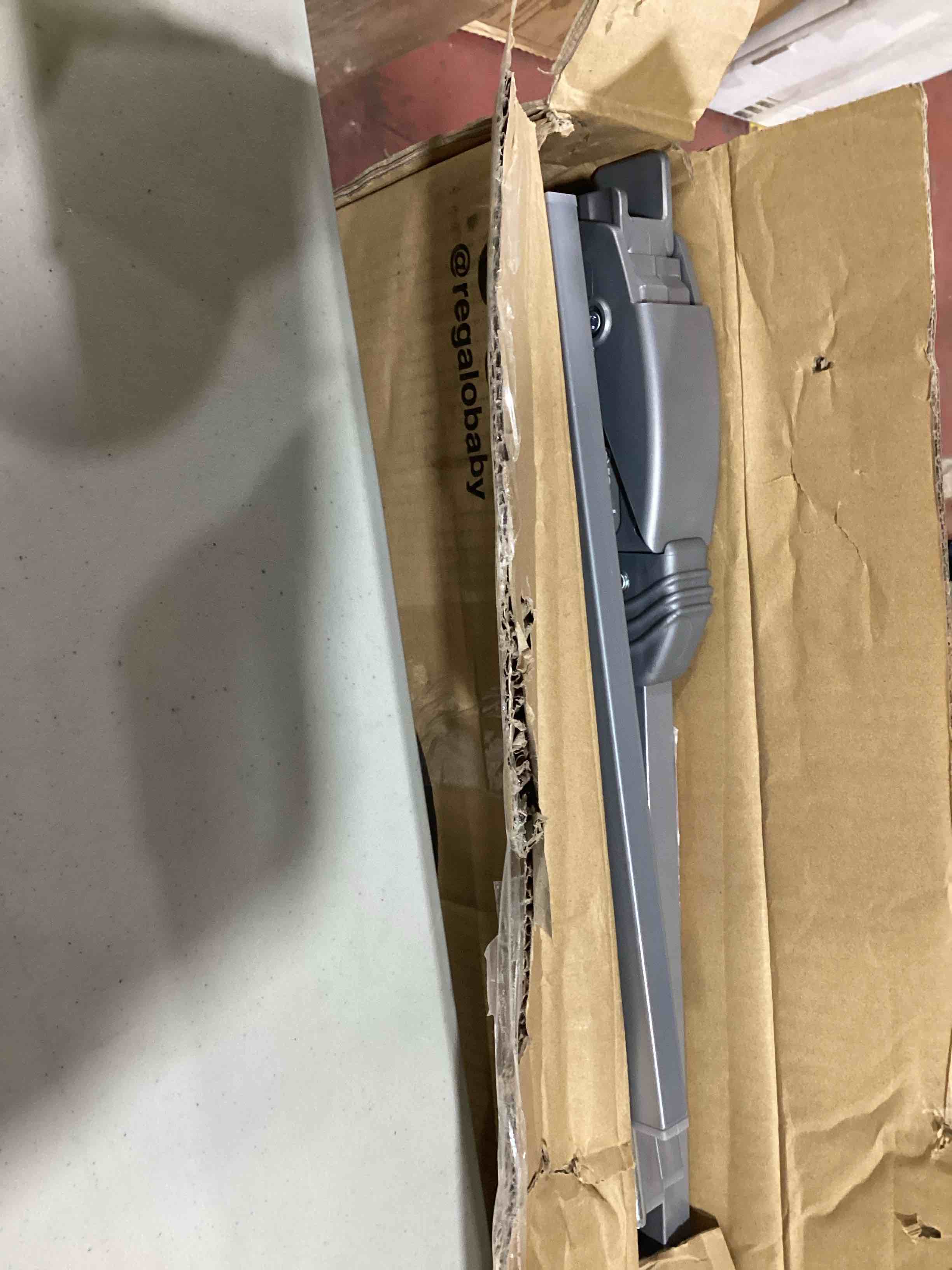 https://s3.amazonaws.com/lotting-images-prod/bidfta/RED4069526_1717530744105.jpeg