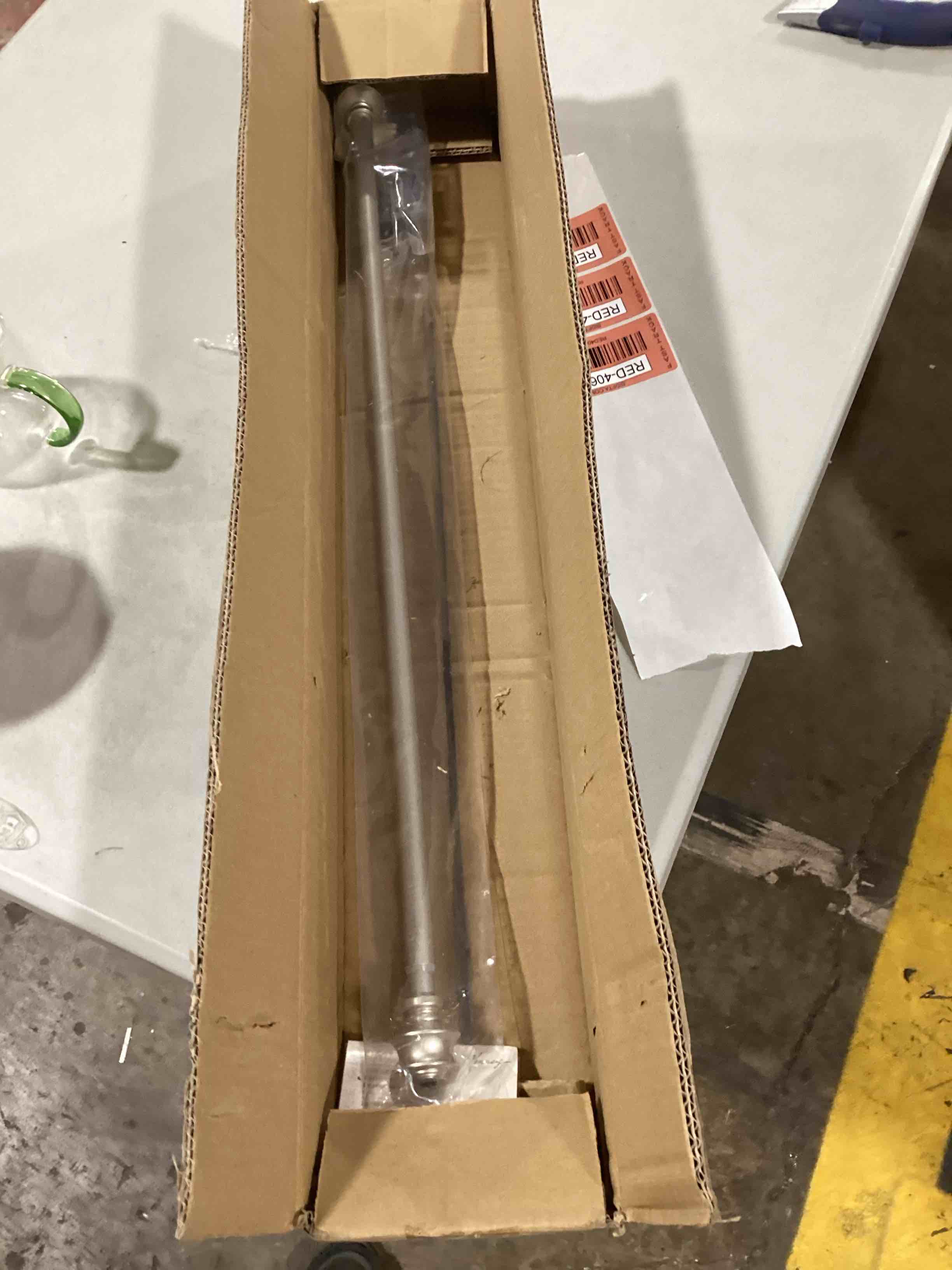 https://s3.amazonaws.com/lotting-images-prod/bidfta/RED4069530_1717535016179.jpeg