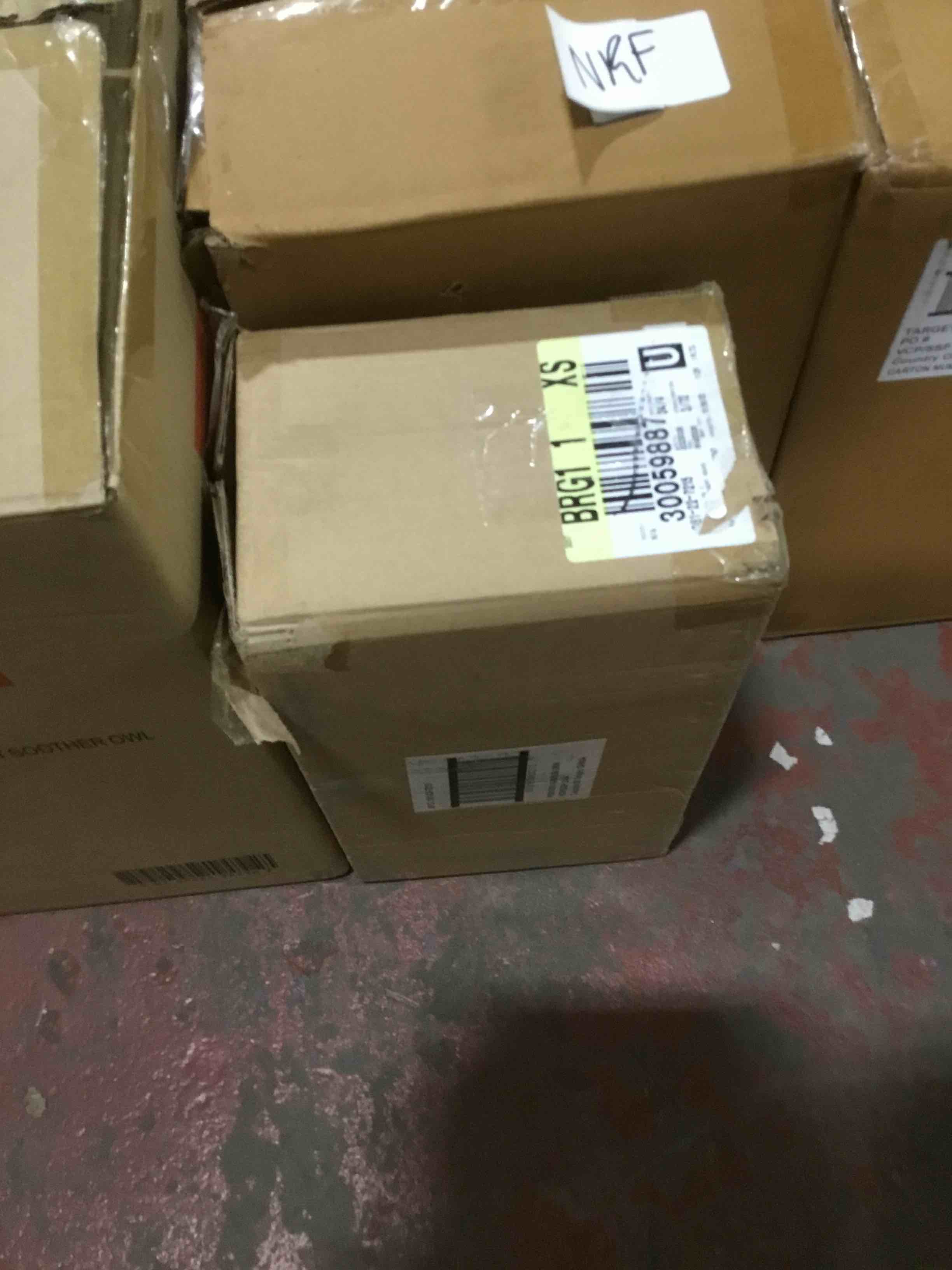 https://s3.amazonaws.com/lotting-images-prod/bidfta/RED4071656_1683816112592.jpeg