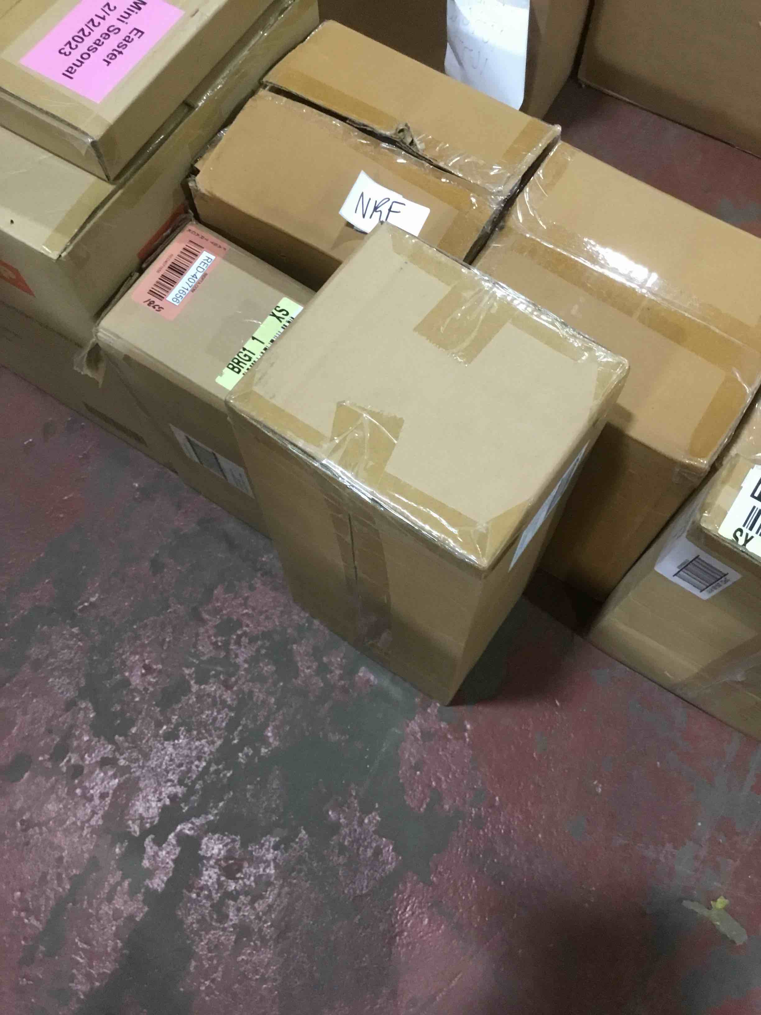 https://s3.amazonaws.com/lotting-images-prod/bidfta/RED4071659_1683816404821.jpeg