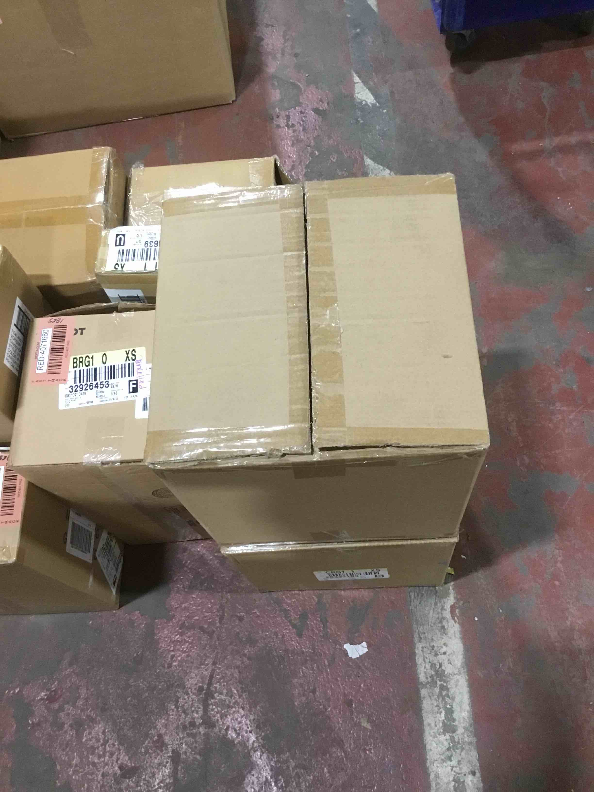 https://s3.amazonaws.com/lotting-images-prod/bidfta/RED4071663_1683817020742.jpeg