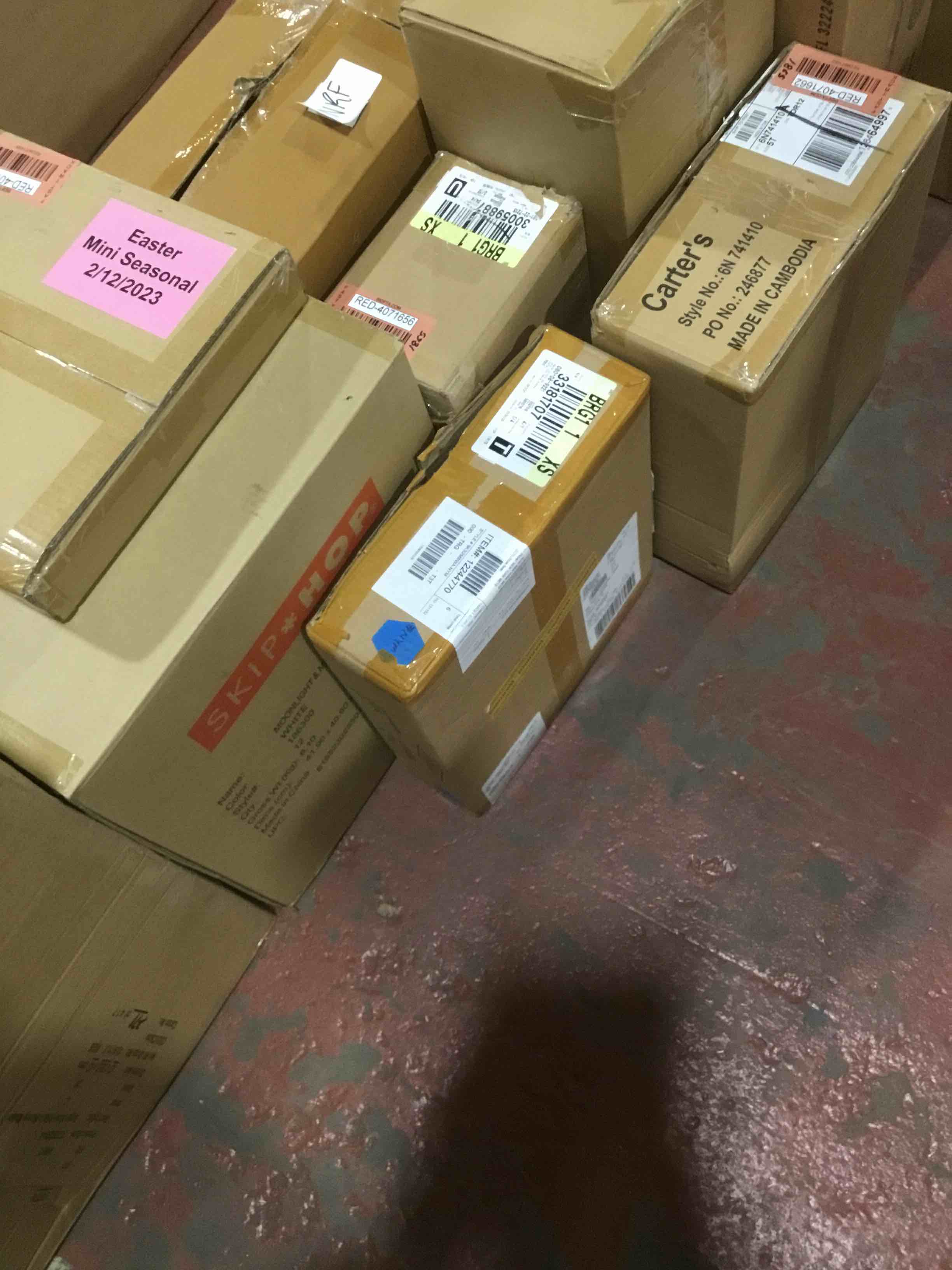 https://s3.amazonaws.com/lotting-images-prod/bidfta/RED4071664_1683817122323.jpeg