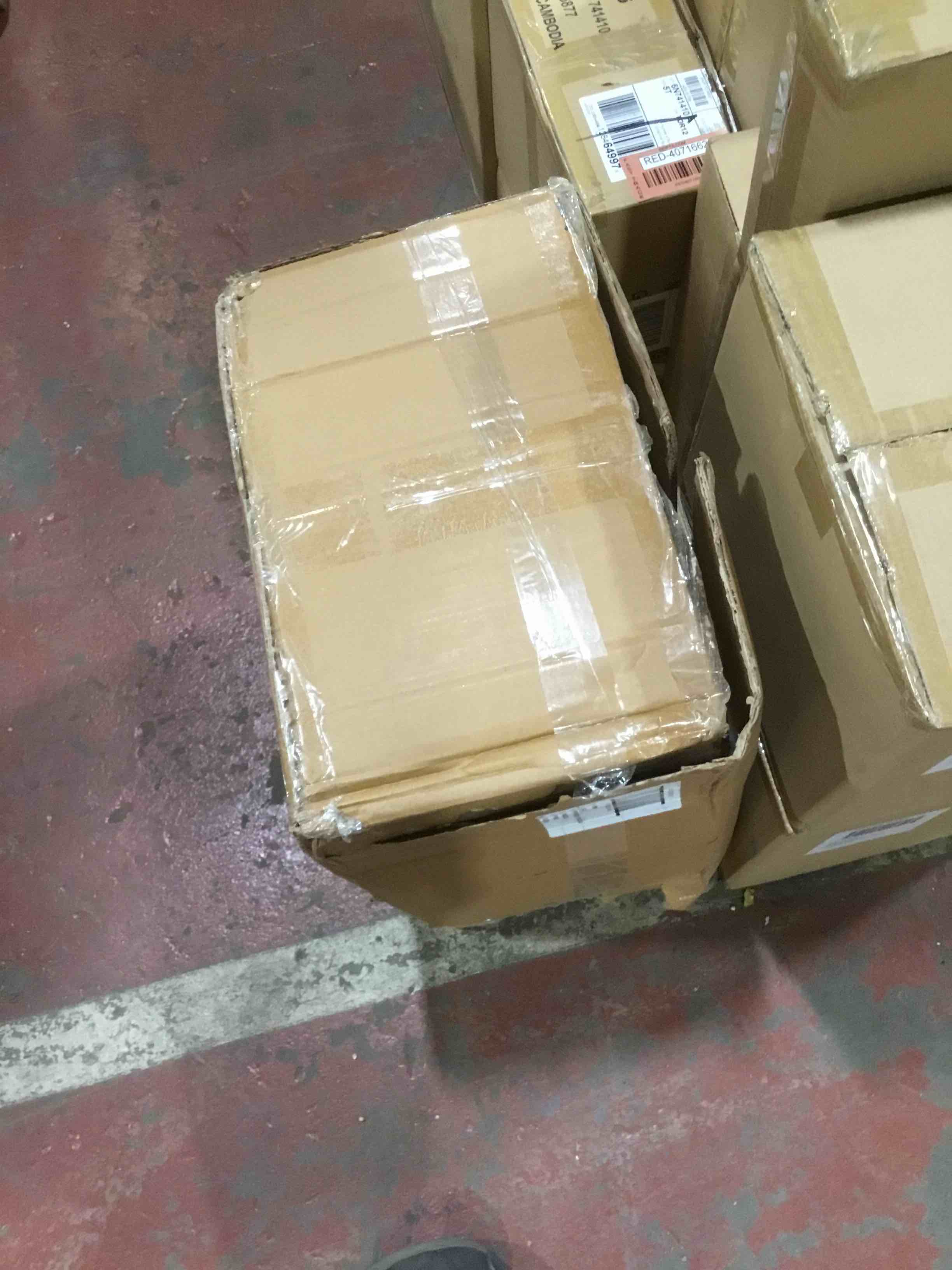 https://s3.amazonaws.com/lotting-images-prod/bidfta/RED4071668_1683817740663.jpeg
